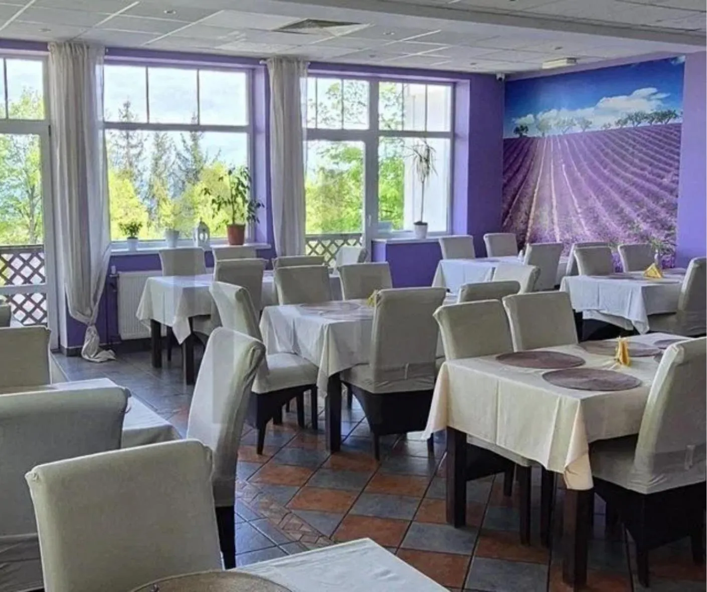 Restaurant/places to eat in Lawendowy Dworek