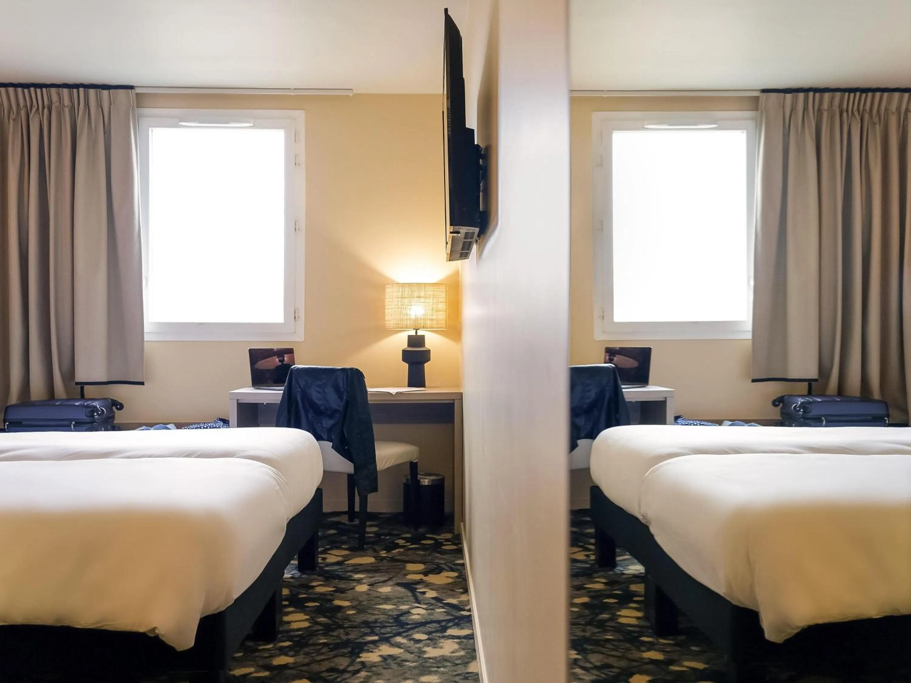 Bedroom, Bed in ibis Styles Versailles Saint Quentin en Yvelines