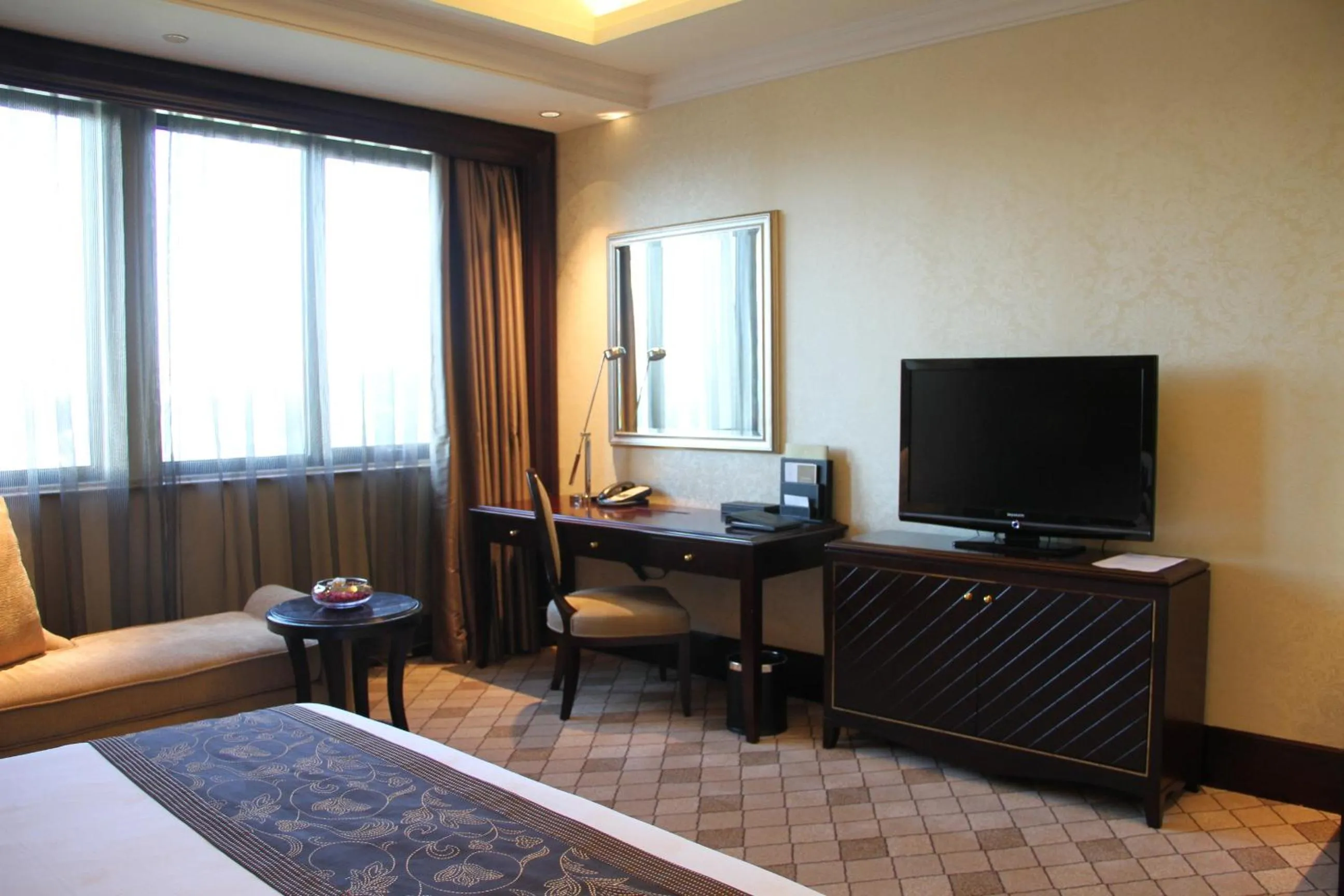 Bed in The COLI Hotel Shenzhen