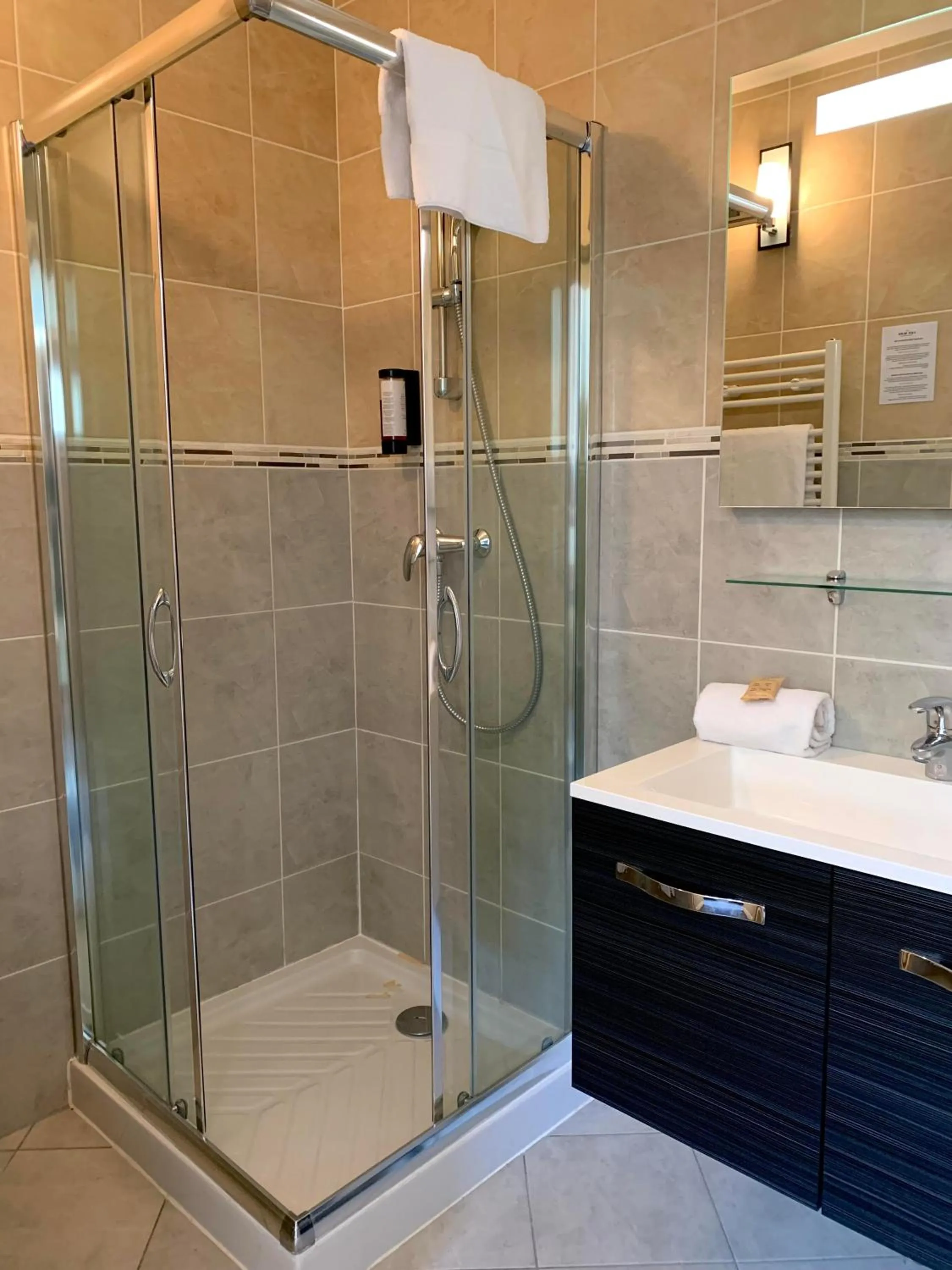 Bathroom in Hotel Lac Bleu 1650