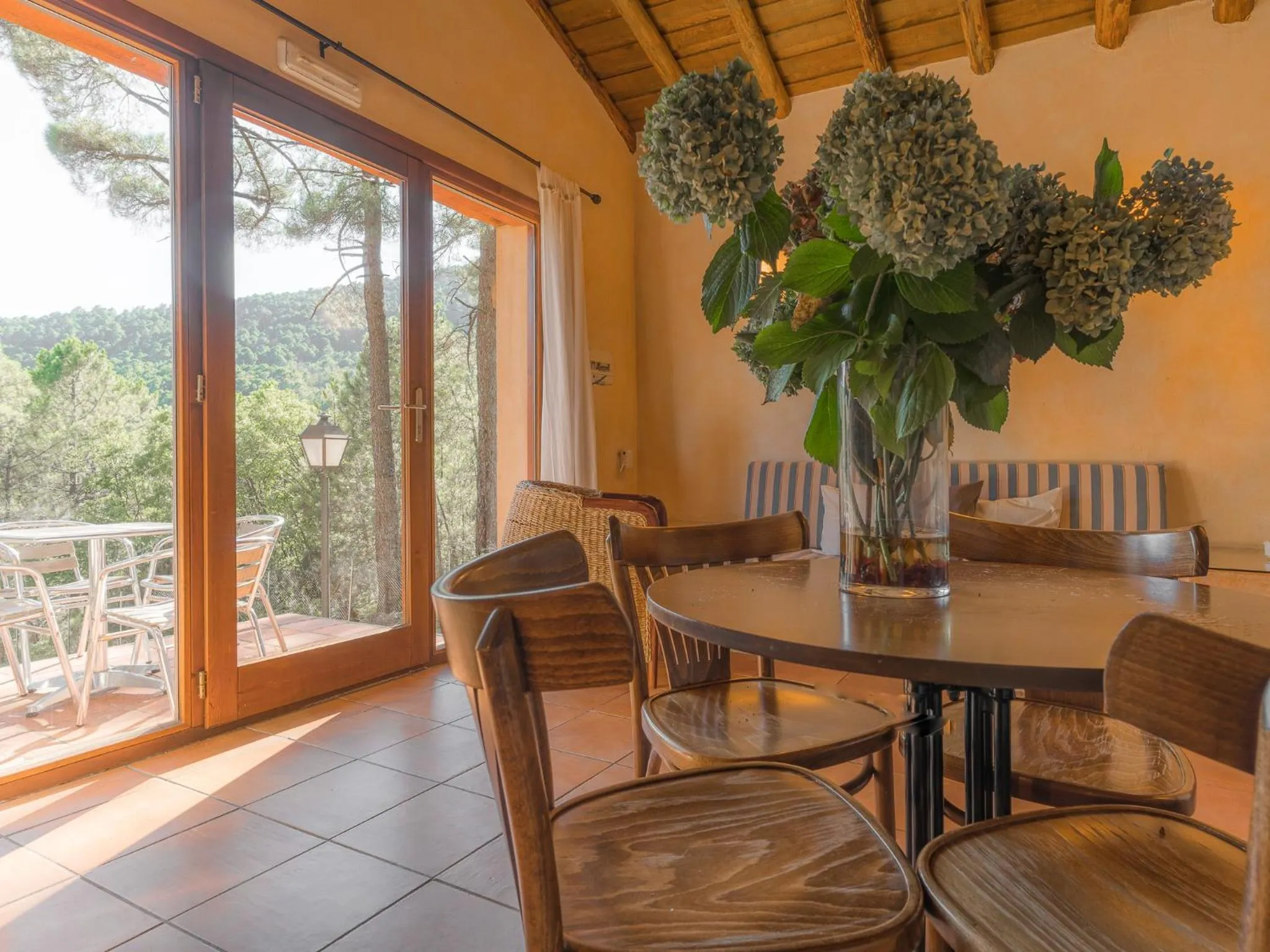 Seating area in Lo Alto