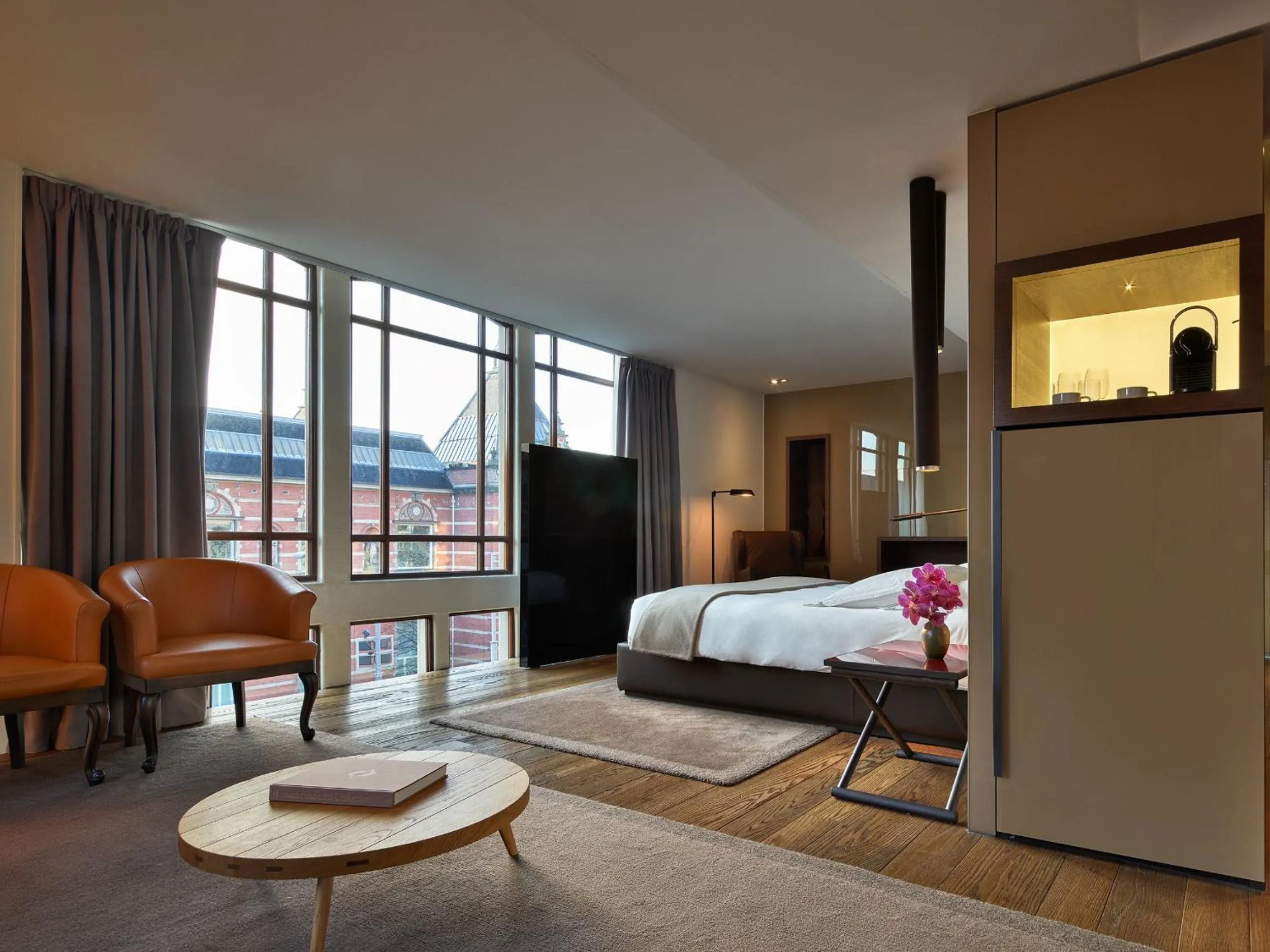 Bedroom, Bed in Conservatorium Hotel - Operated by Mandarin Oriental