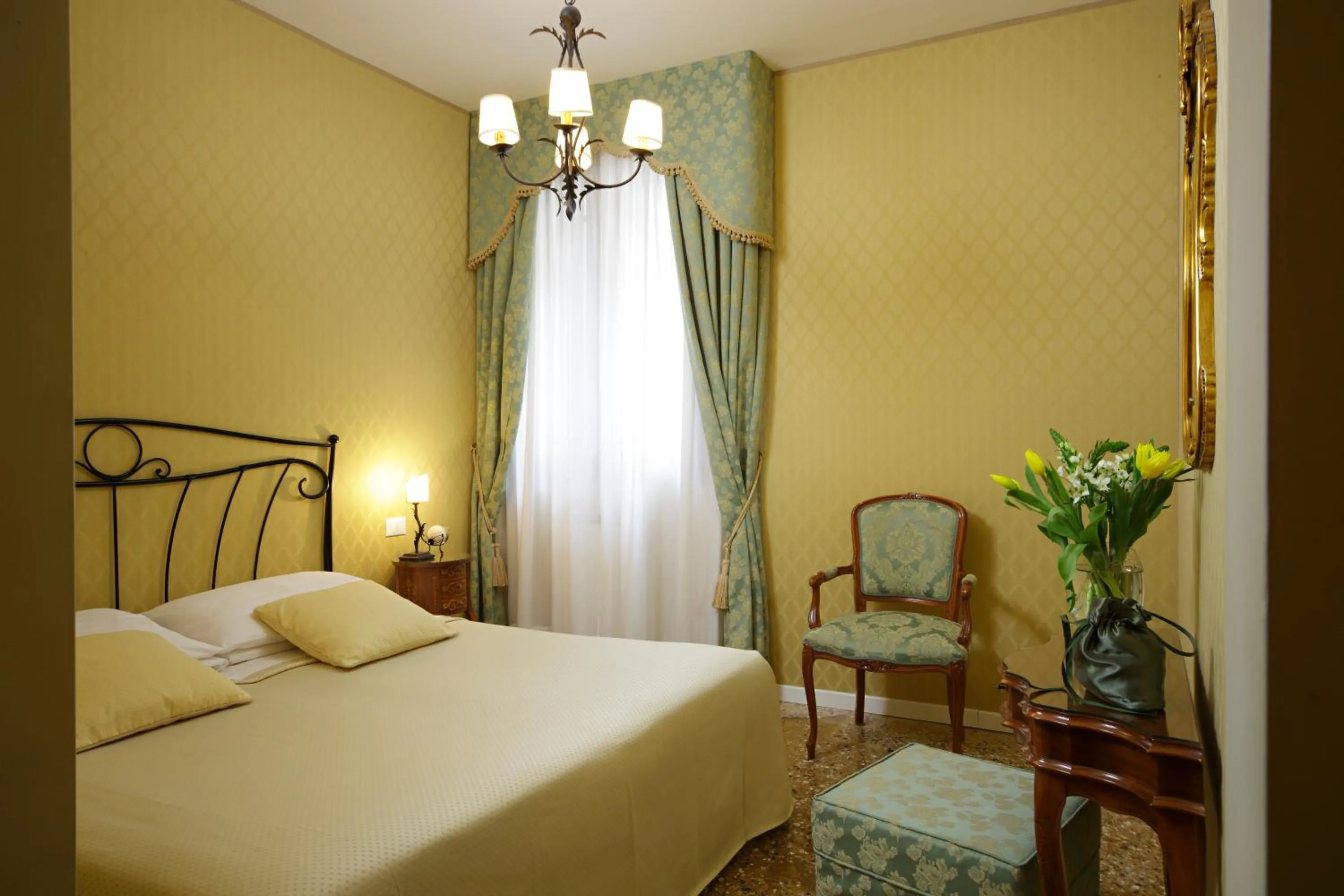 Photo of the whole room, Bed in B&B Al Palazzetto