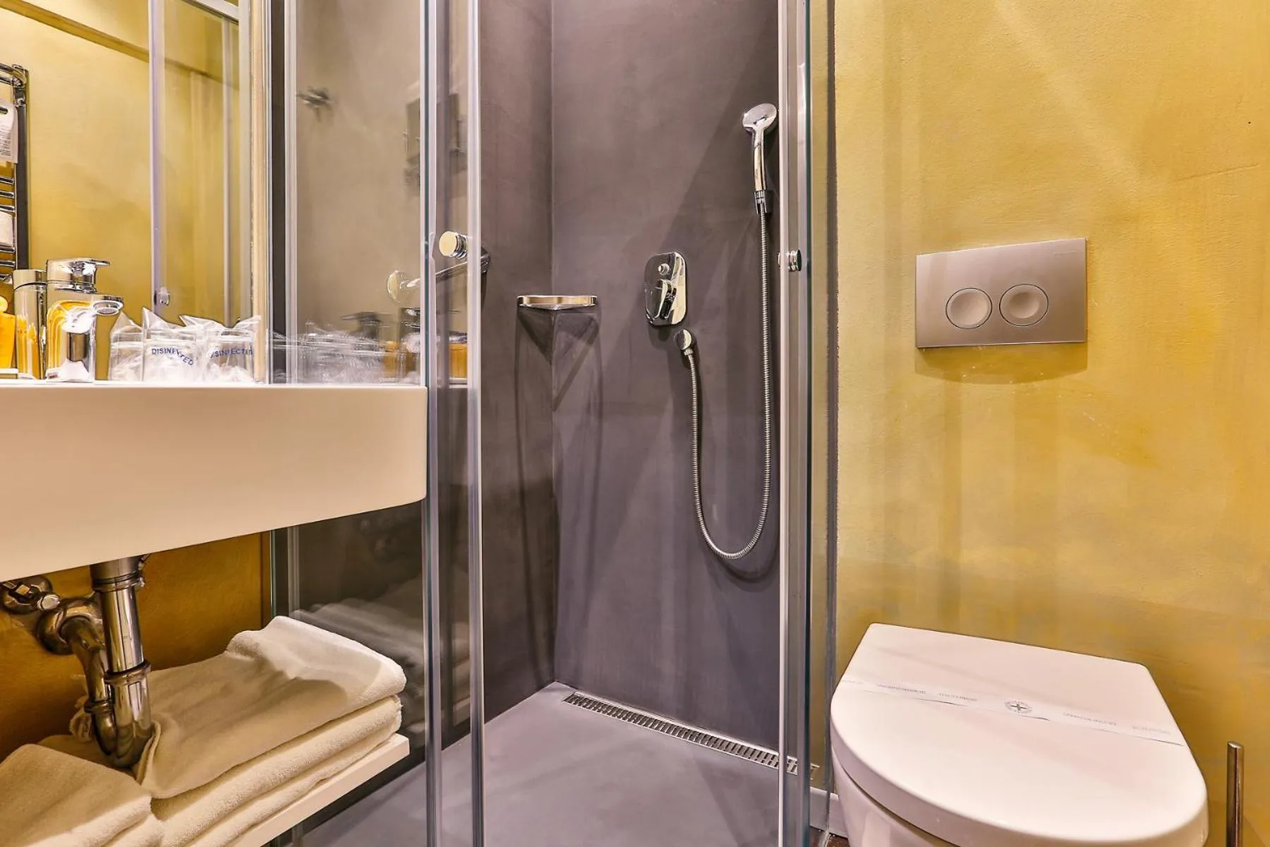 Bathroom in Hotel Palma