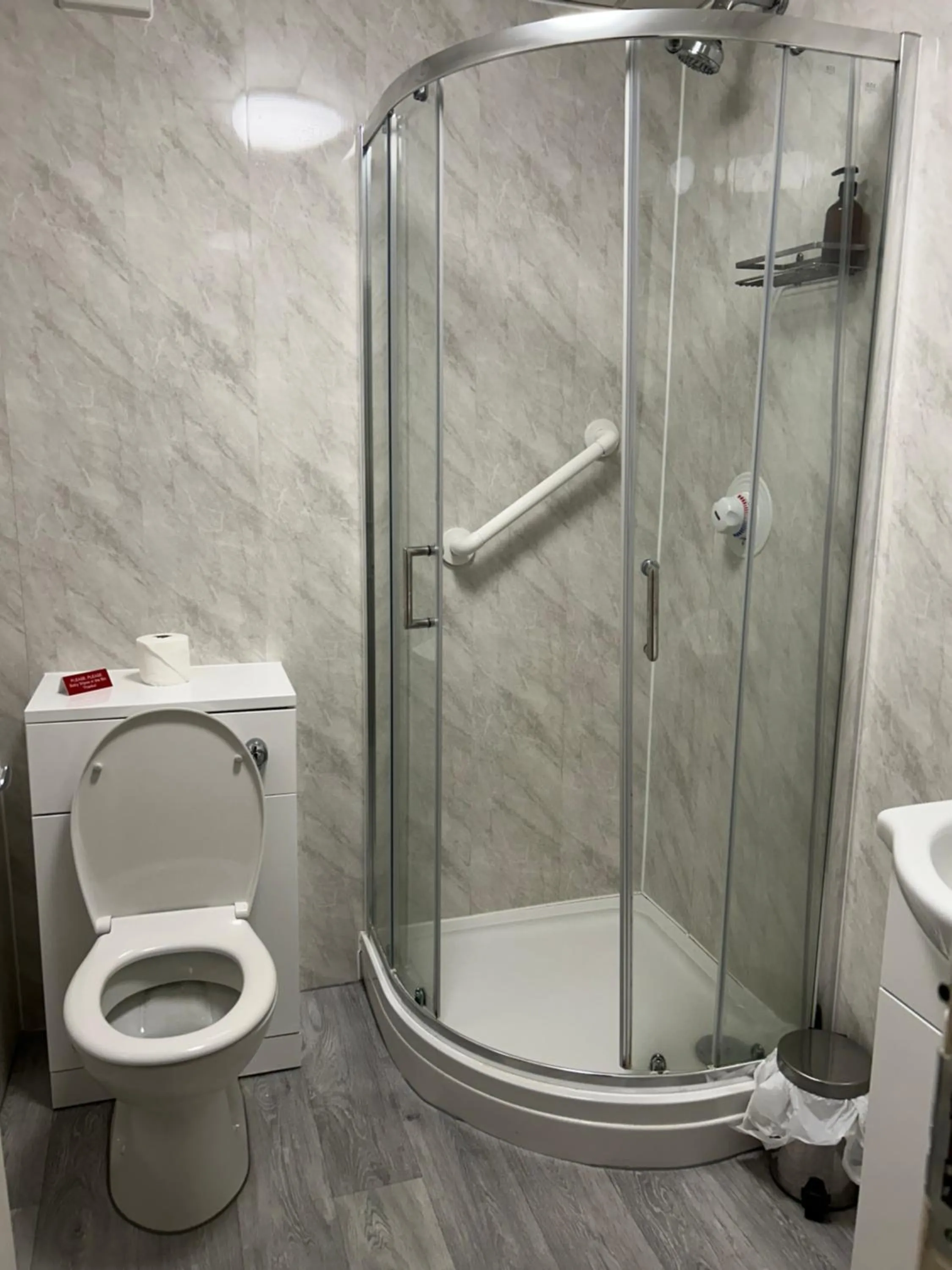 Shower in Barons Court Hotel