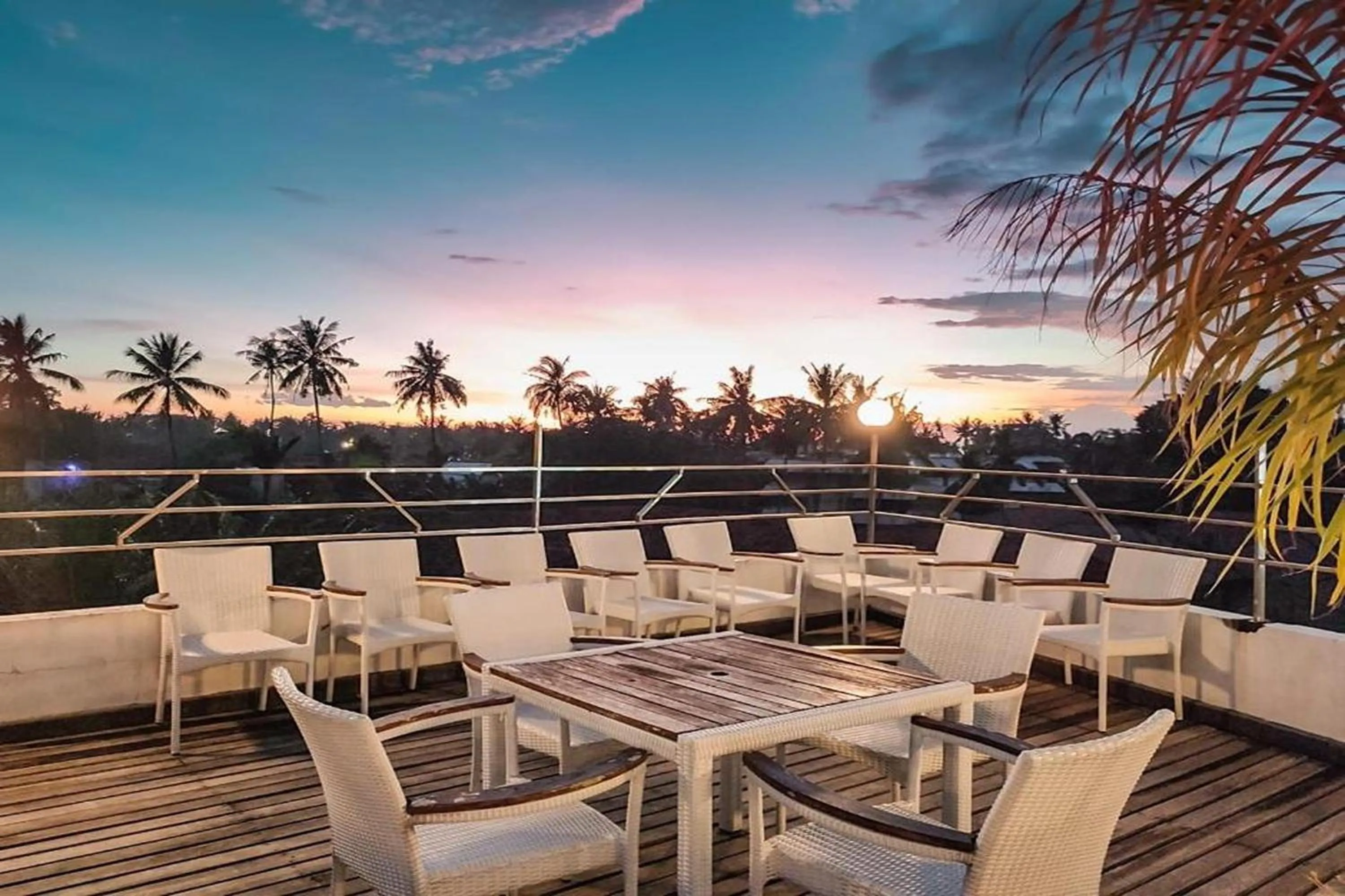 Restaurant/places to eat in Taman Unique Hotel Senggigi