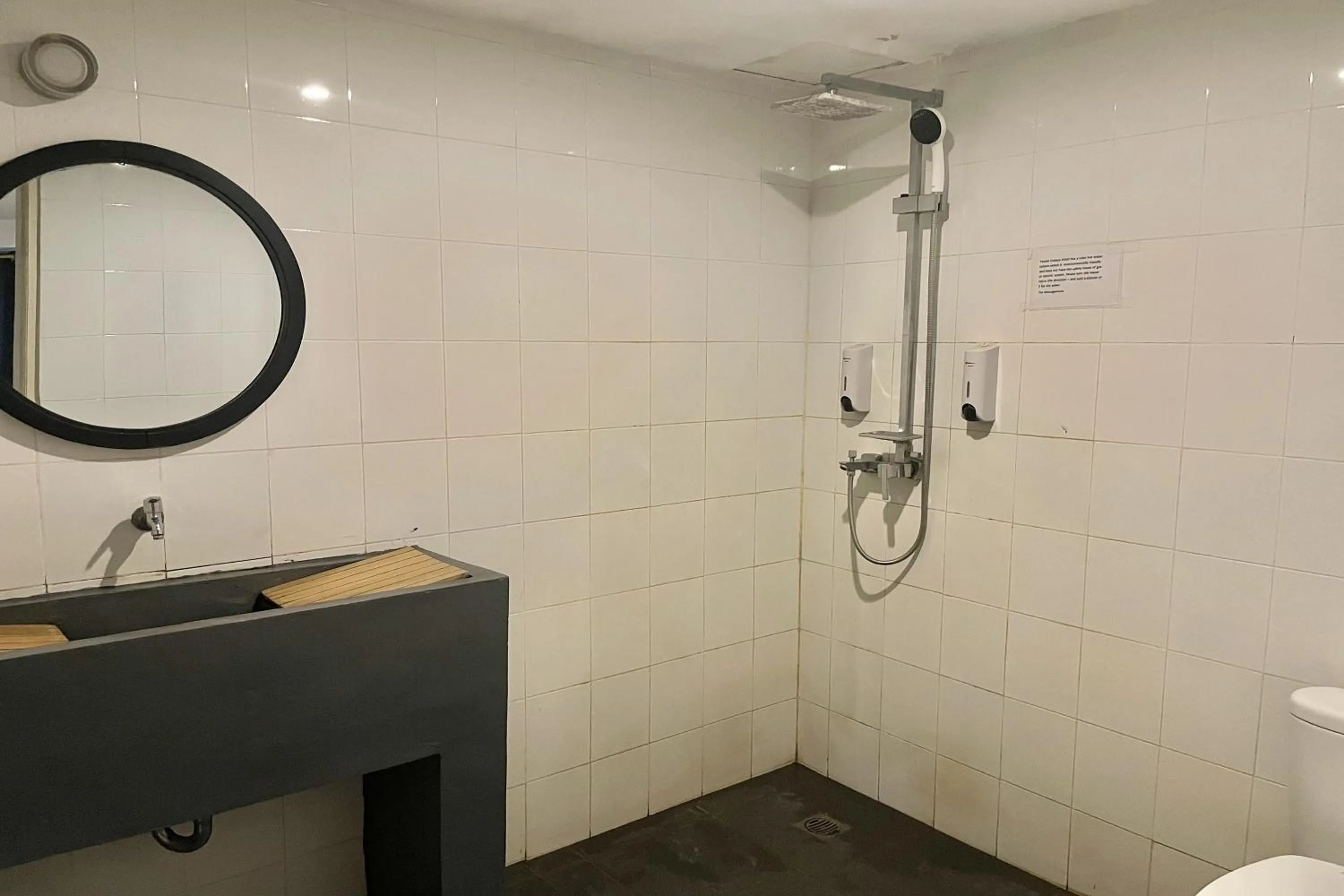 Bathroom in Taman Unique Hotel Senggigi