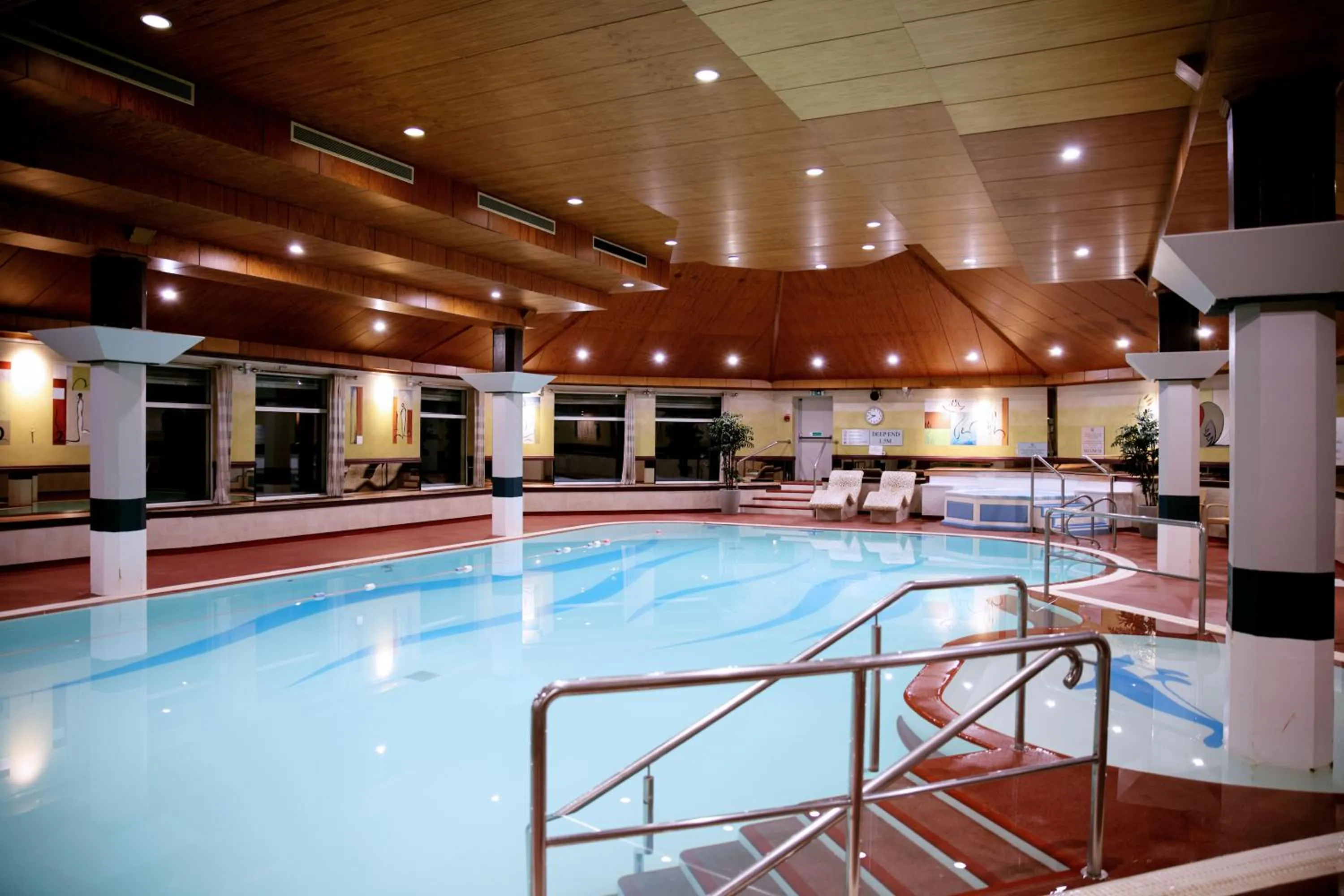 Swimming pool in Glenavon House Hotel