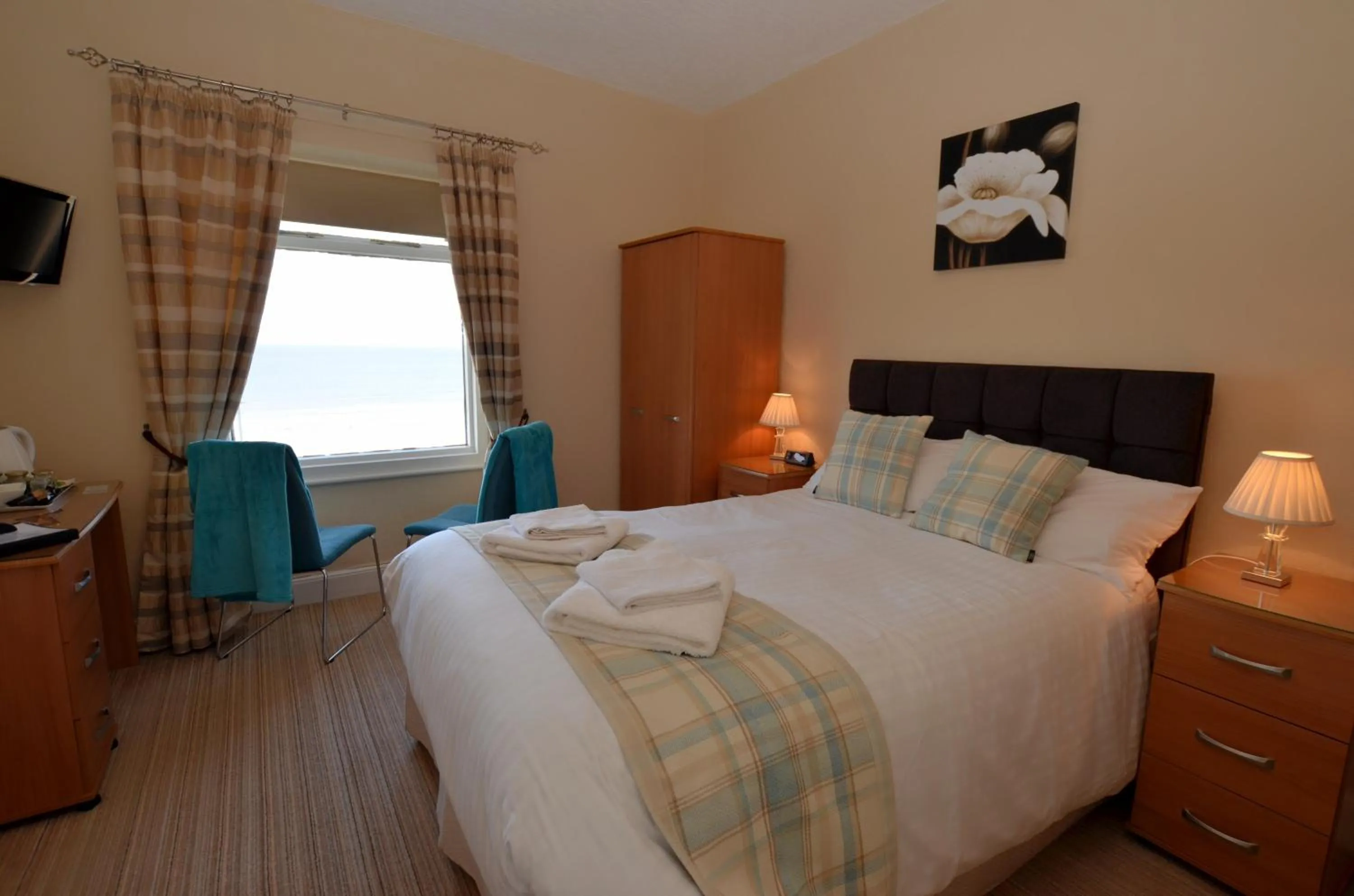 Bedroom, Bed in St. Hilary Guest House