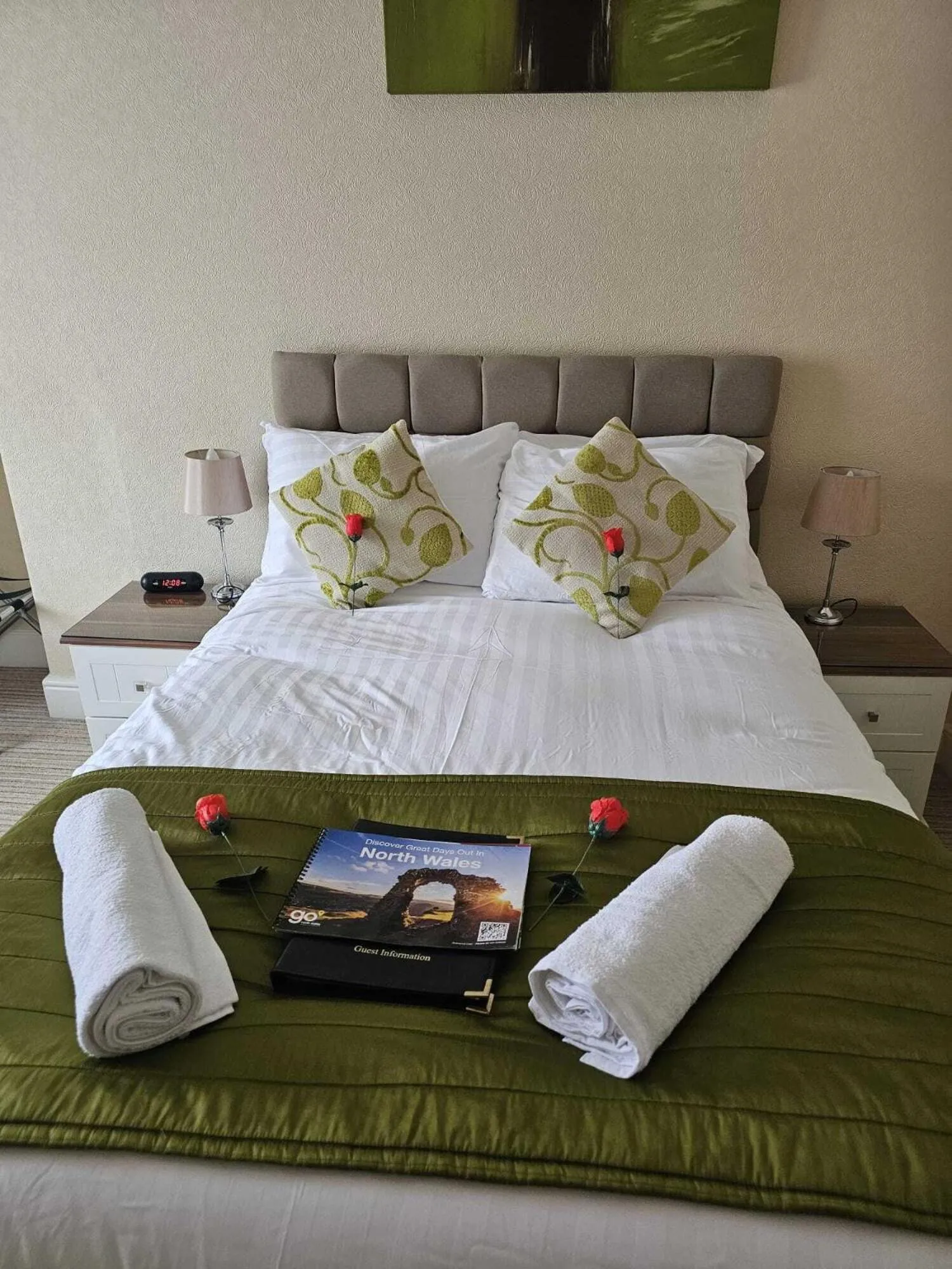 Bedroom, Bed in St. Hilary Guest House