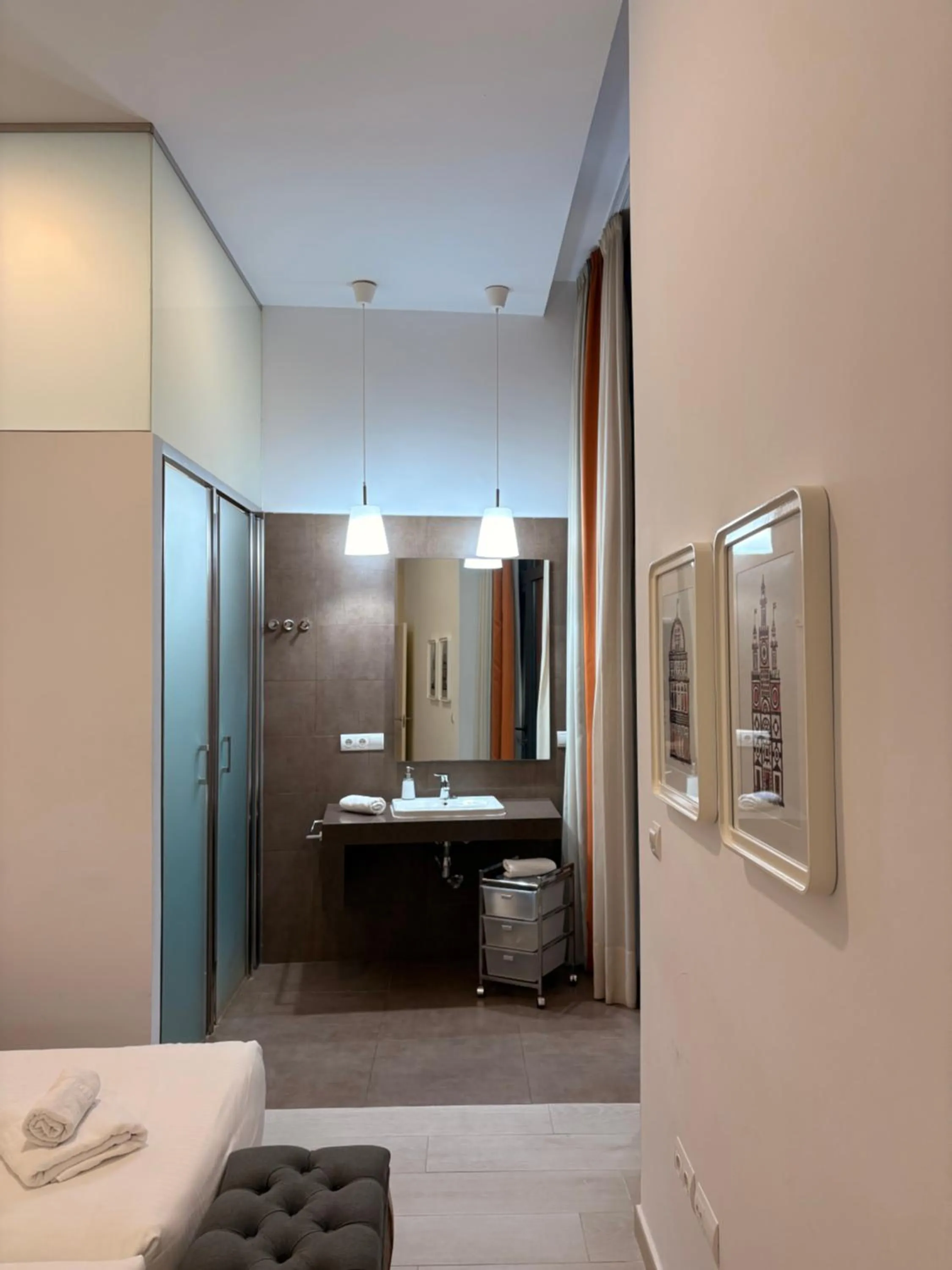 Shower in Life Apartments Alberto Lista