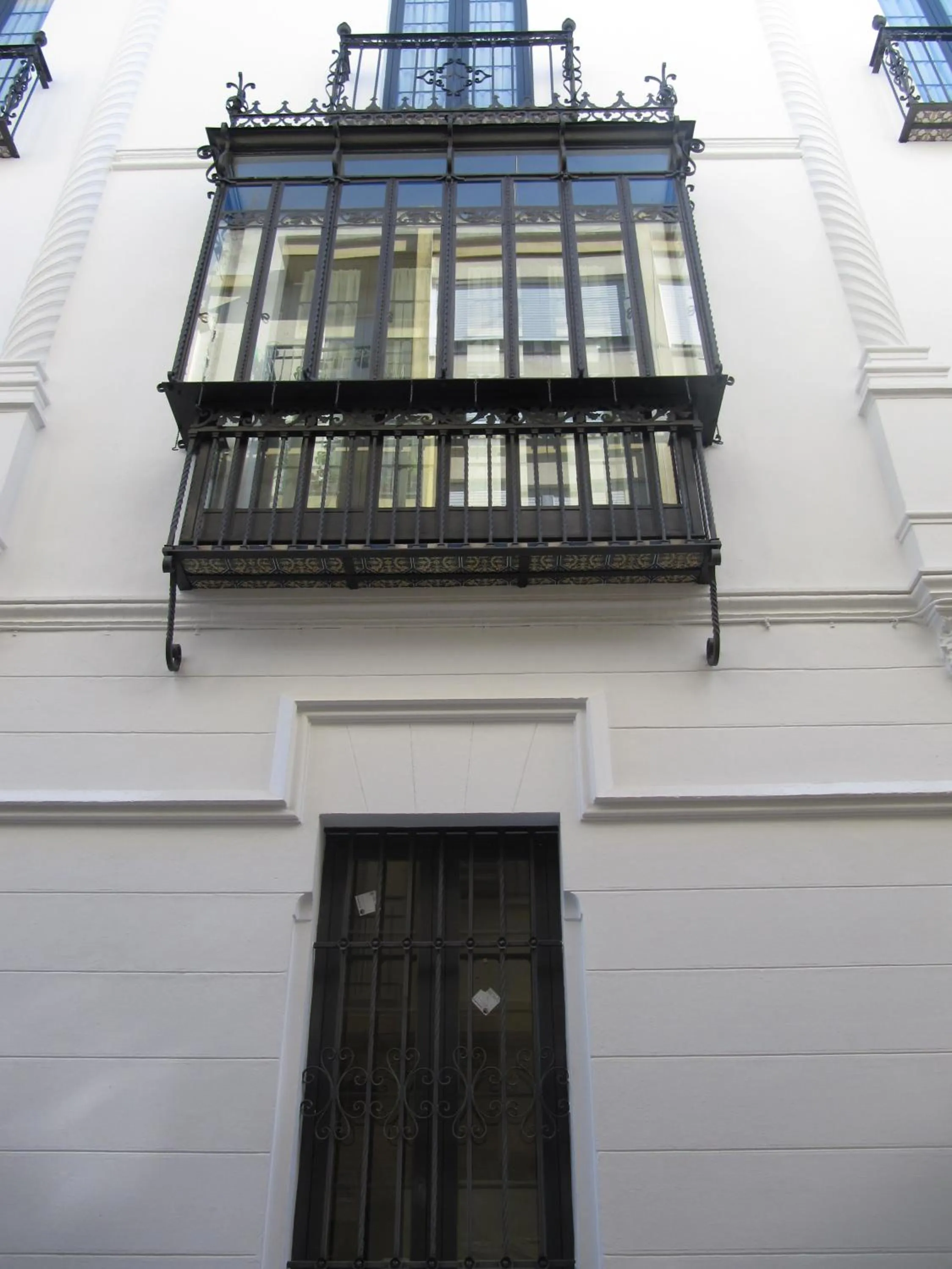 Facade/entrance in Life Apartments Alberto Lista