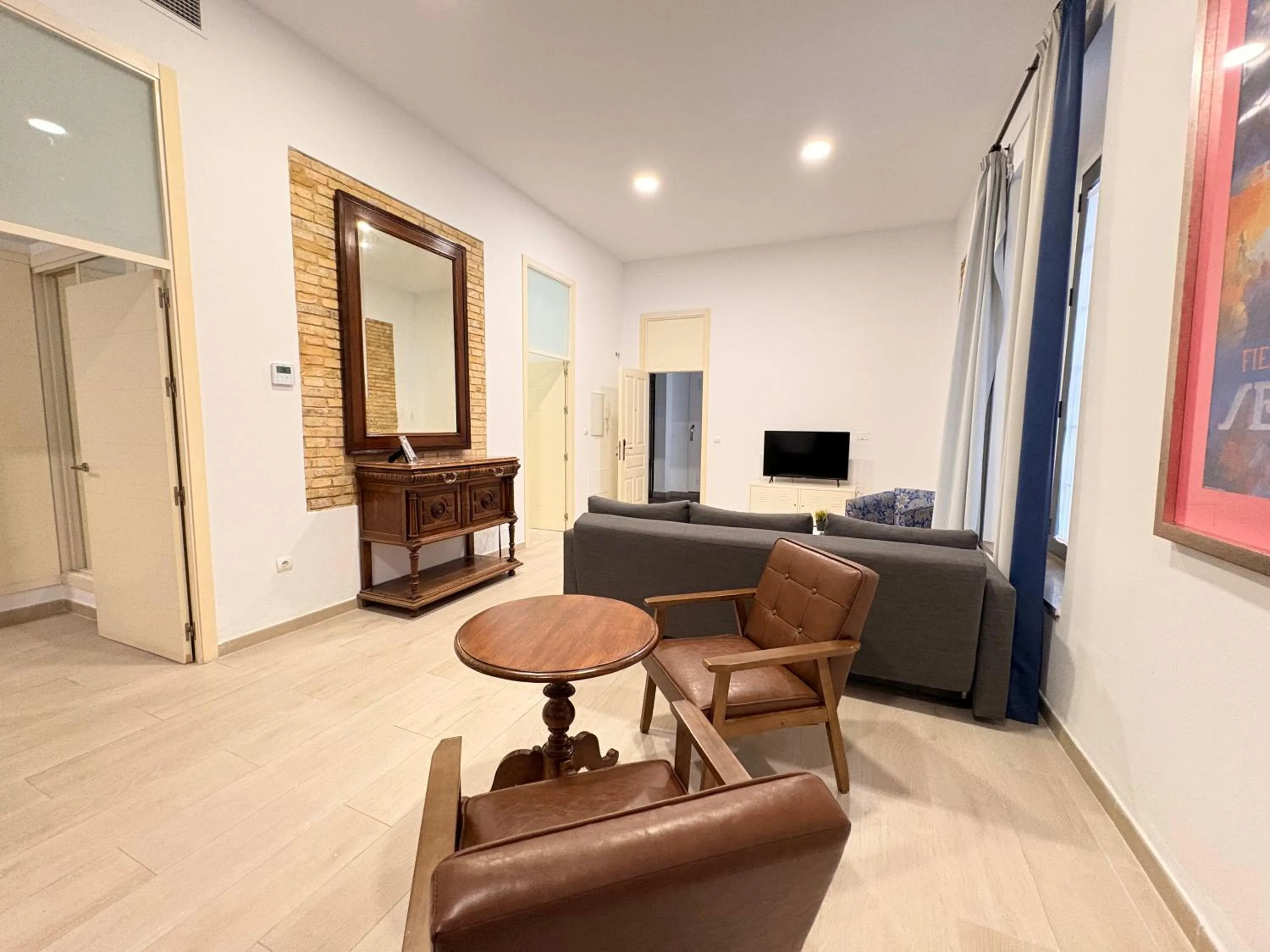 Communal lounge/ TV room in Life Apartments Alberto Lista