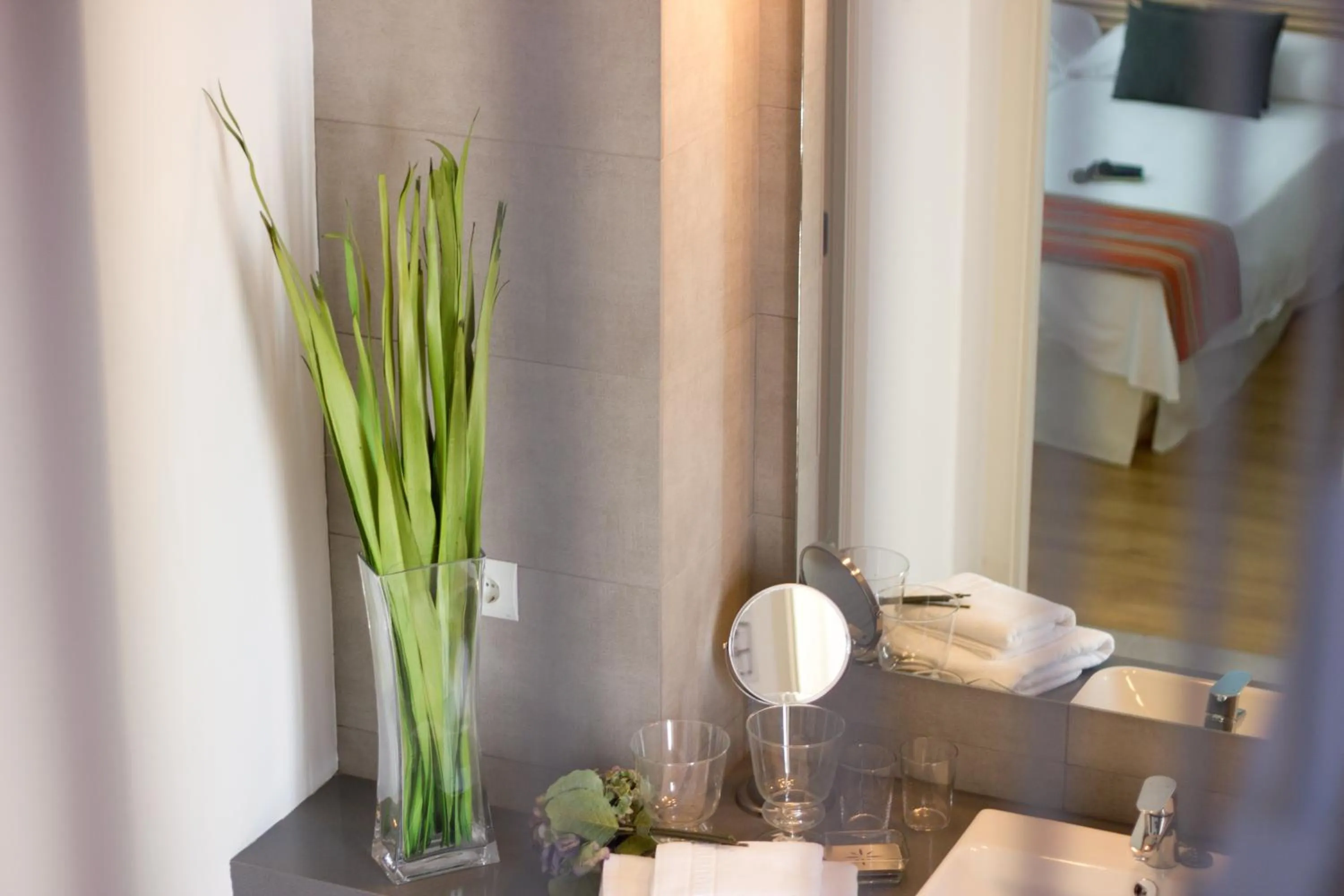 Bathroom, Bed in Life Apartments Alberto Lista