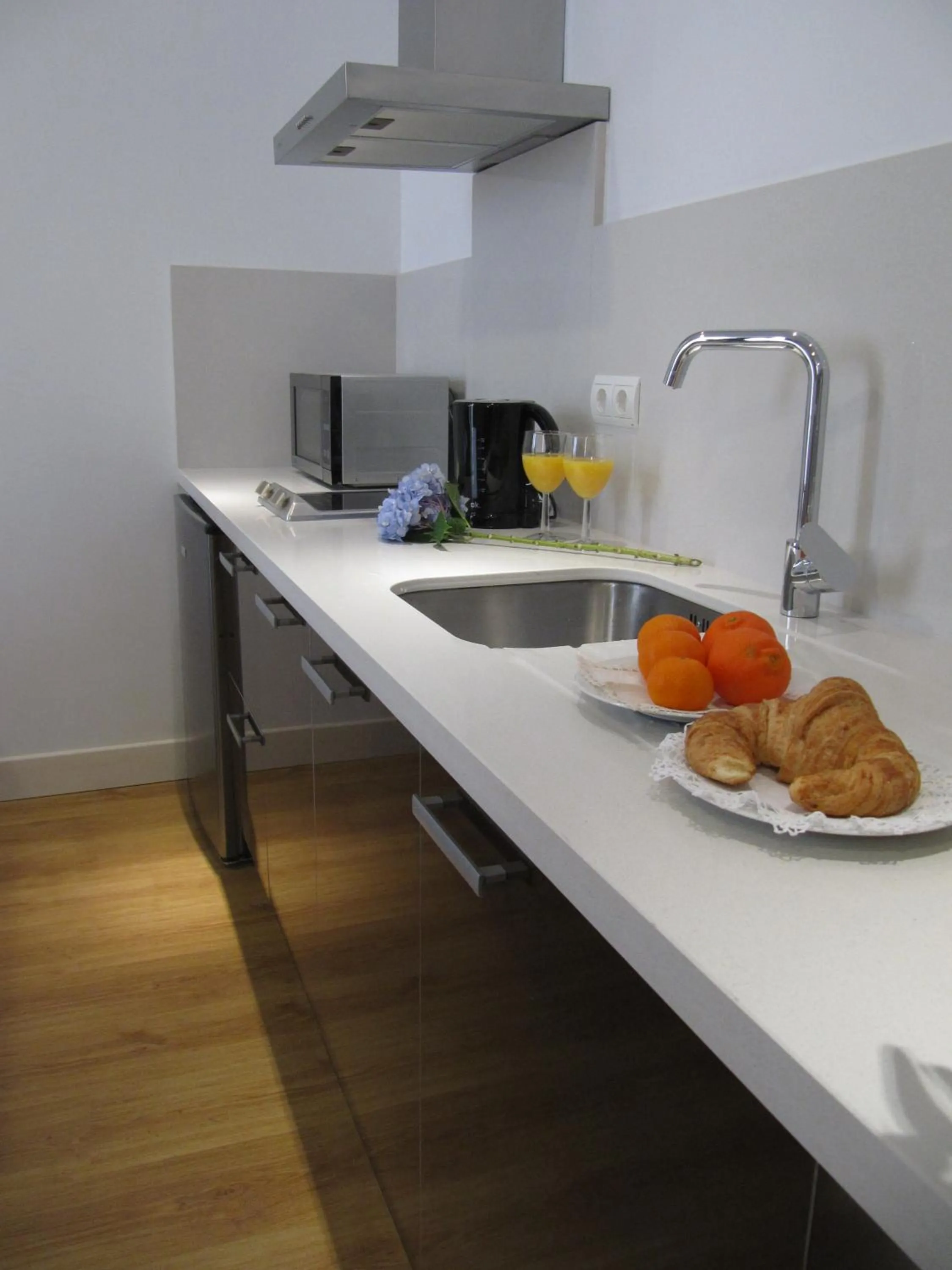 Kitchen or kitchenette in Life Apartments Alberto Lista