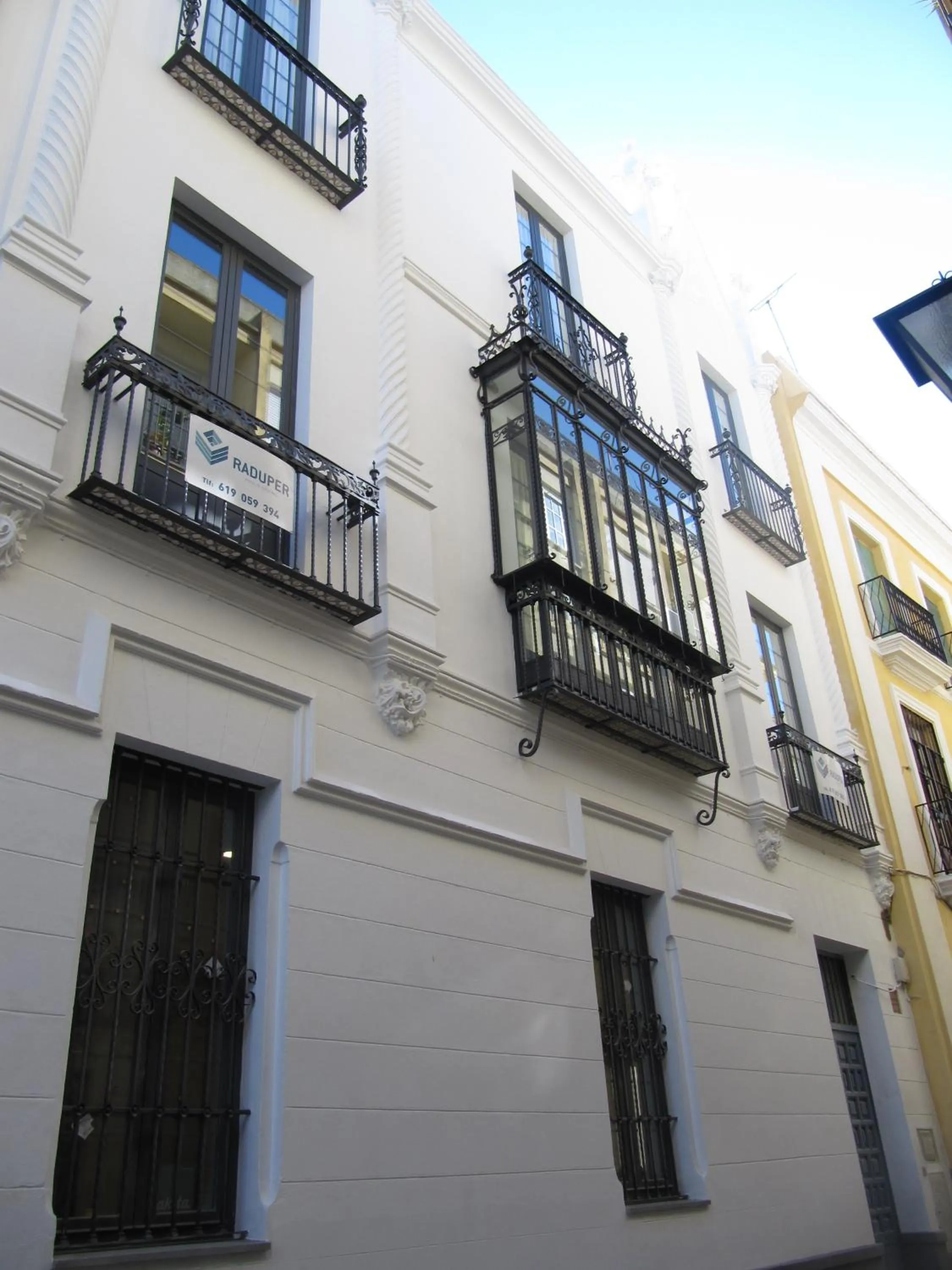 Facade/entrance in Life Apartments Alberto Lista