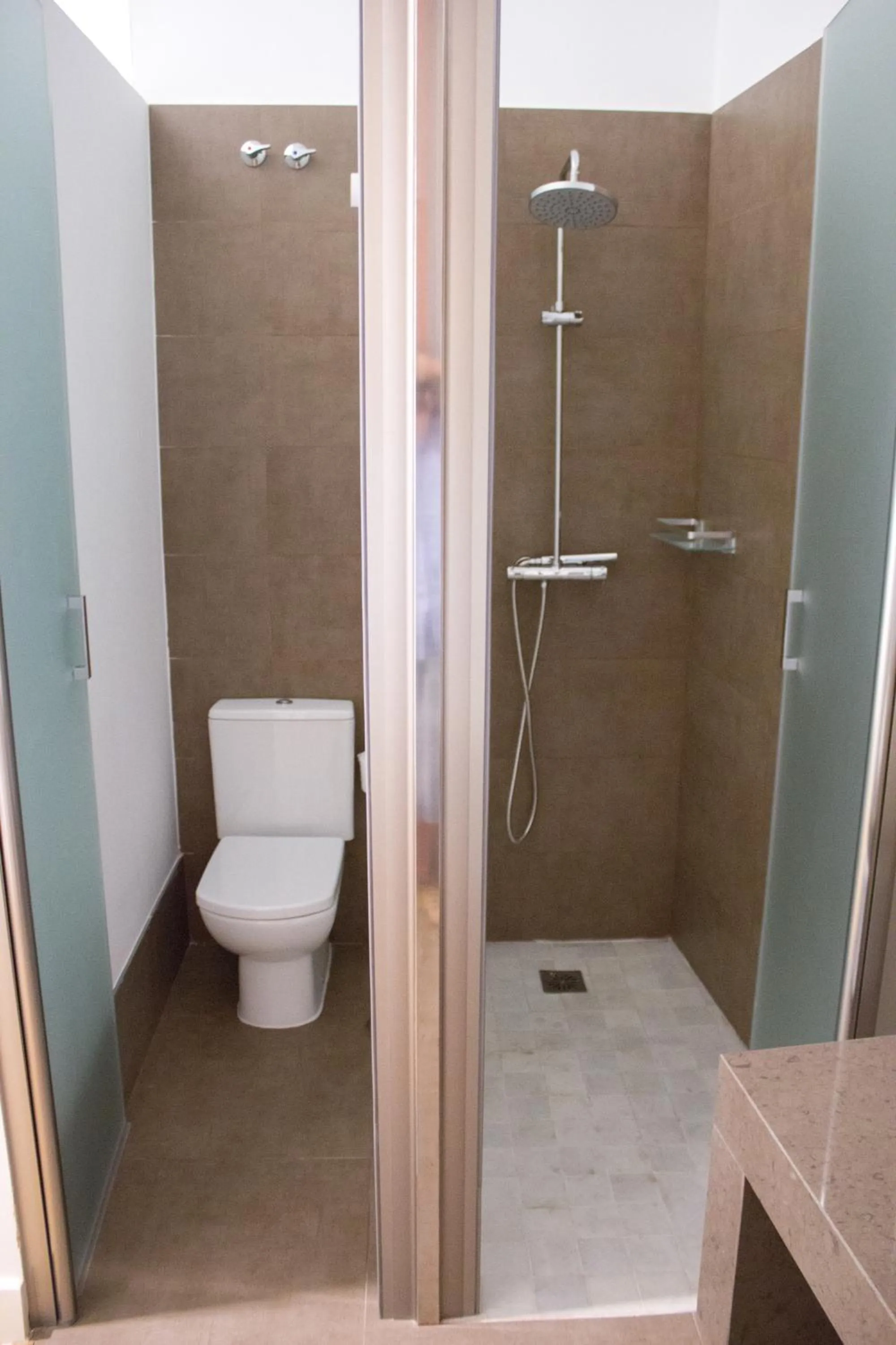 Shower in Life Apartments Alberto Lista