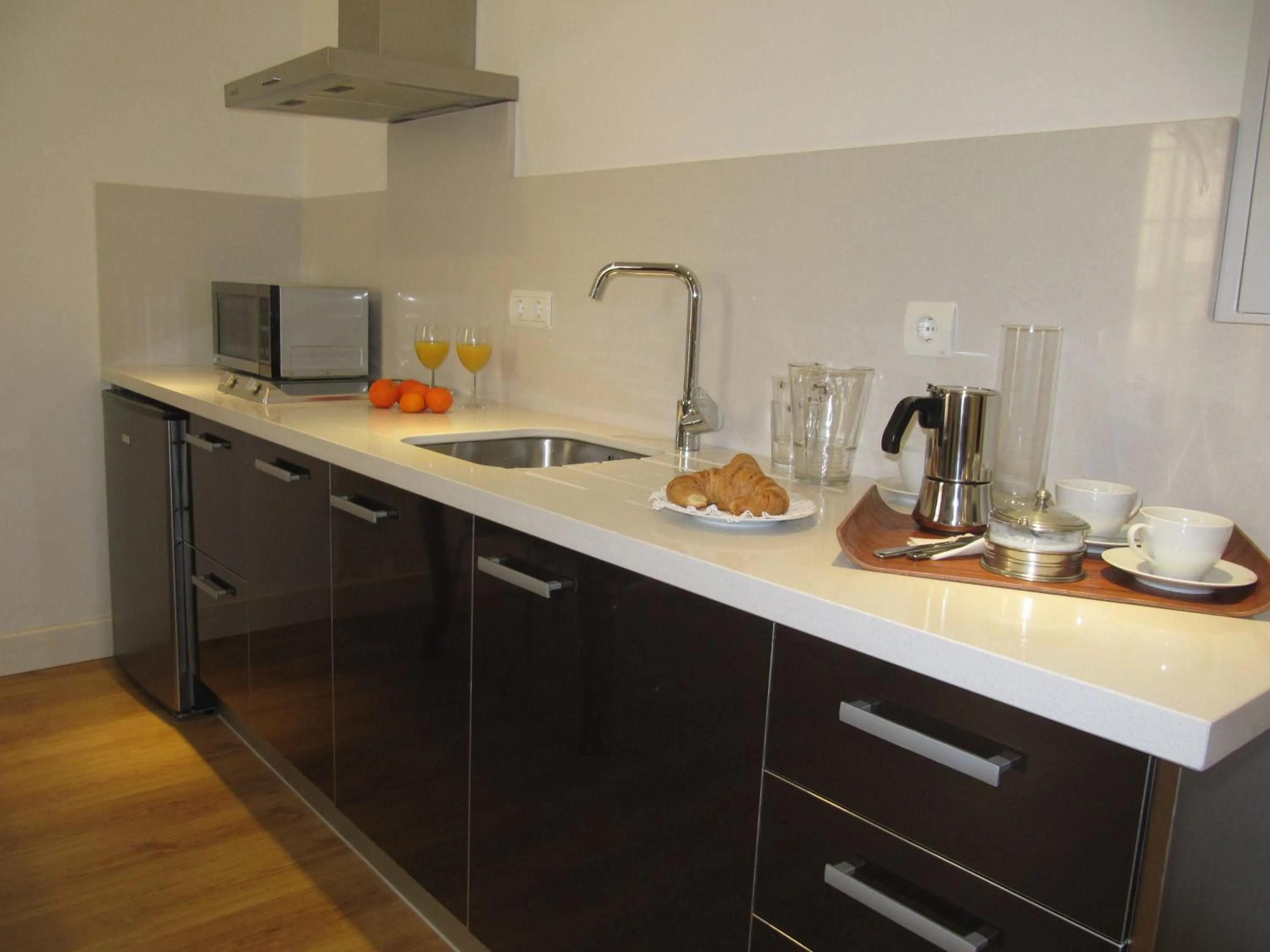 Kitchen or kitchenette in Life Apartments Alberto Lista