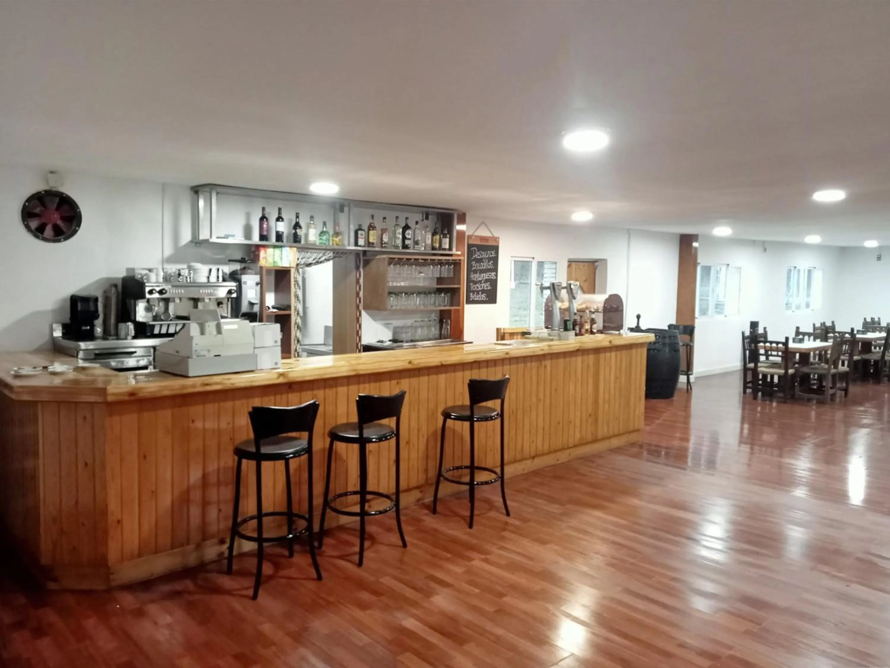 Lounge or bar in Complejo Bubal Formigal 3000