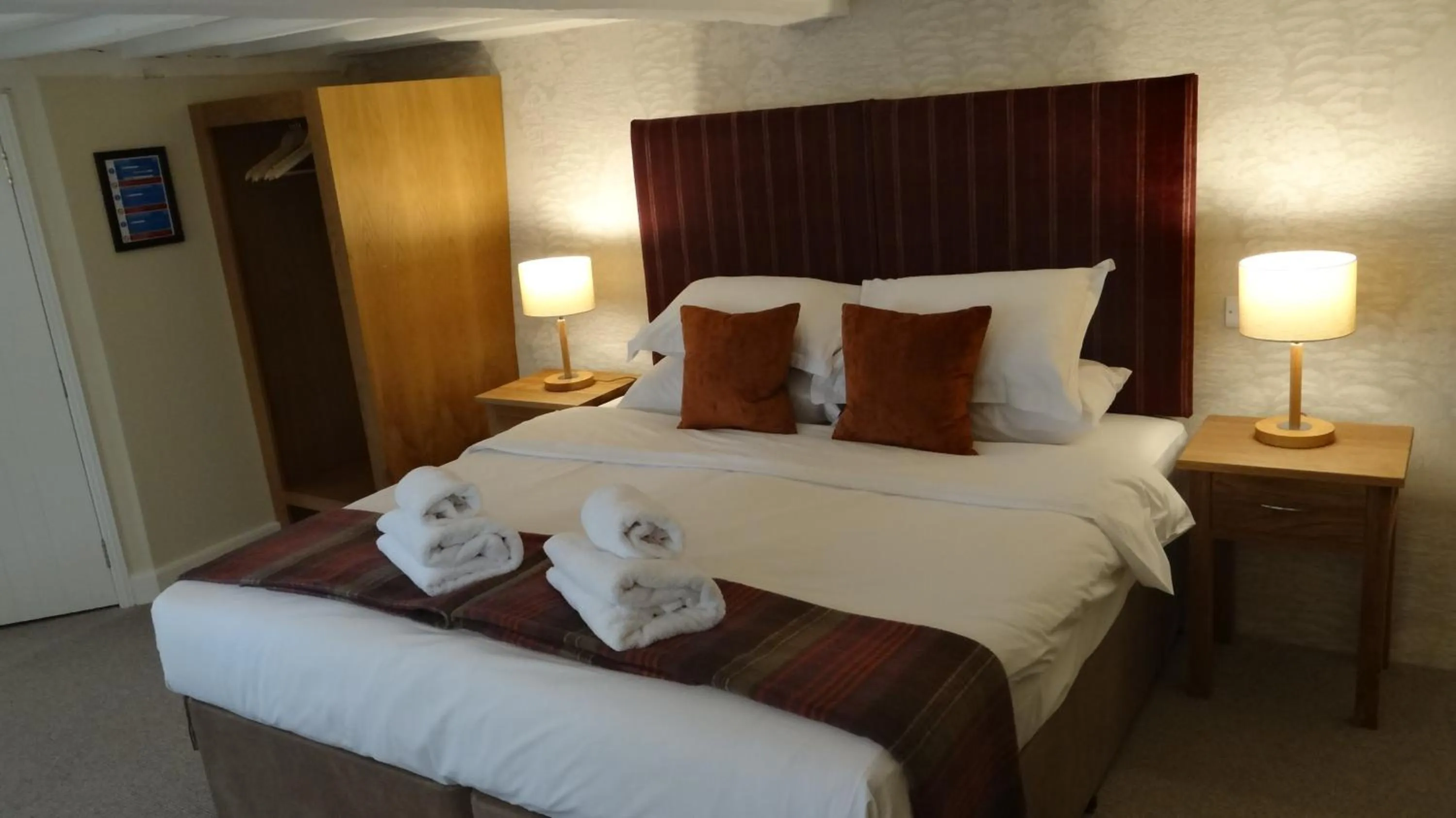 Bed in The Colesbourne Inn