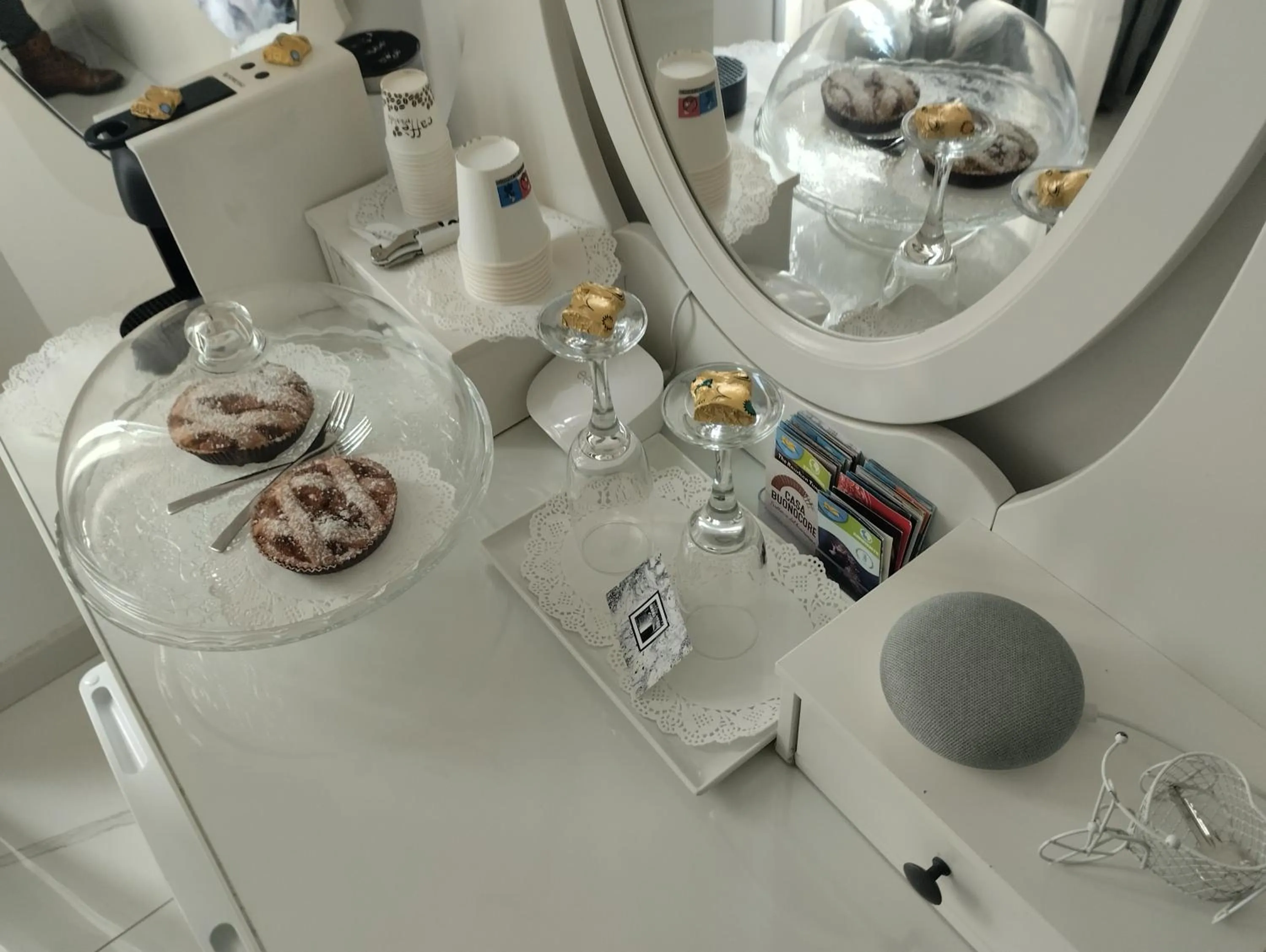 Breakfast in White Room