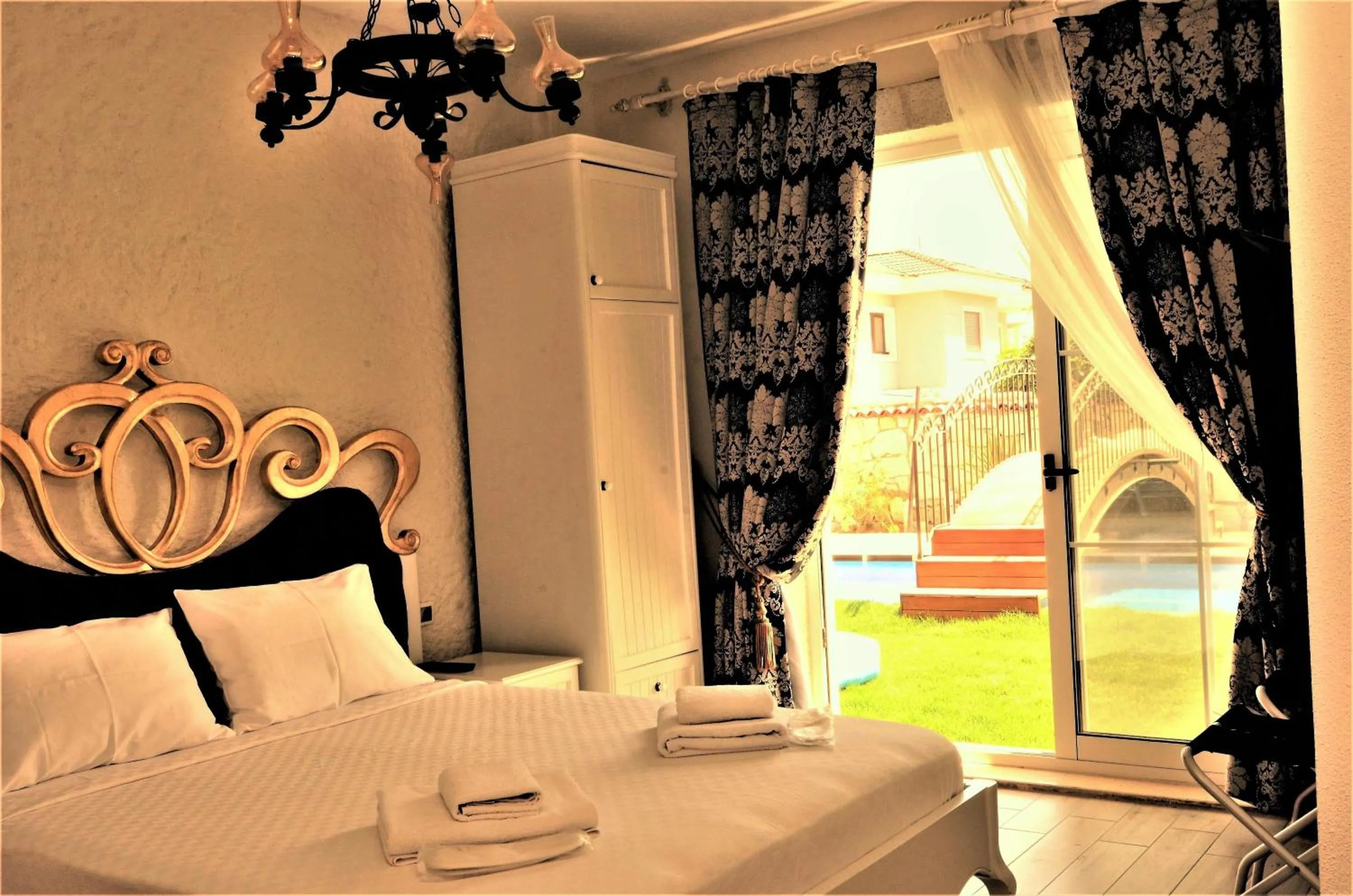 Bed in Grand Alaçatı Butik Hotel