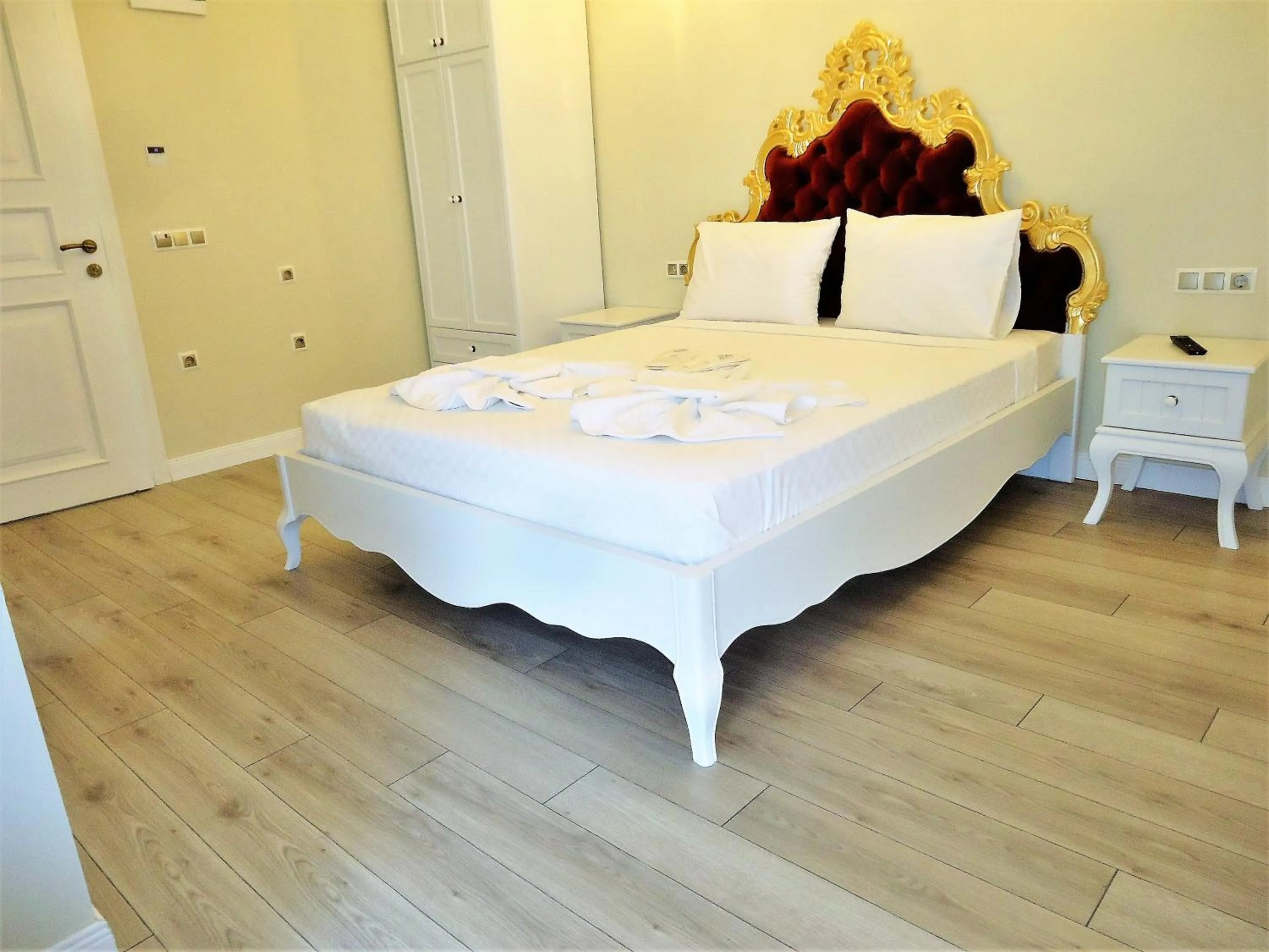 Bed in Grand Alaçatı Butik Hotel