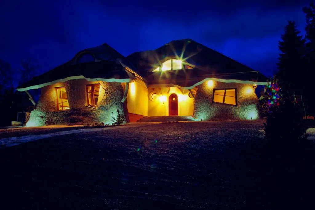 Communal lounge/ TV room in Hotel Zámek Berchtold