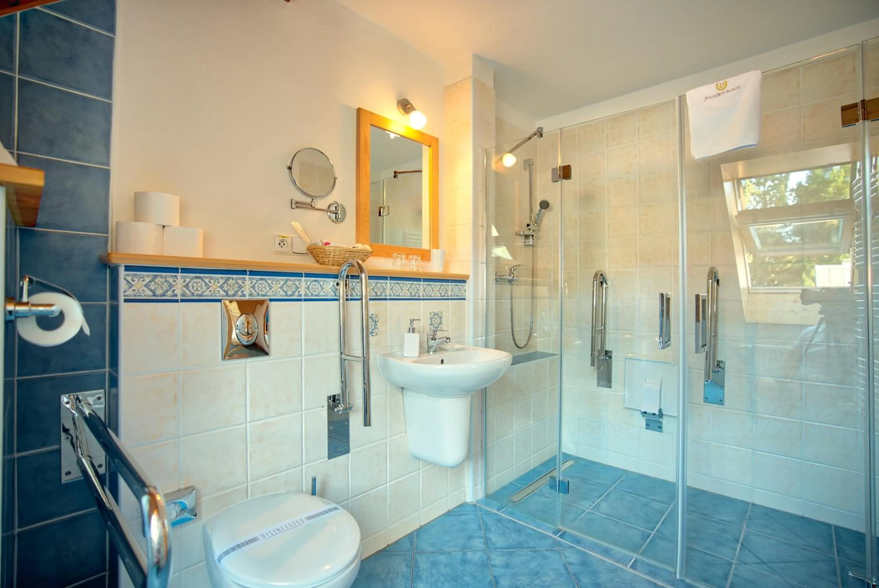 Shower in Apartmán-Hotel Jítravský Dvorec