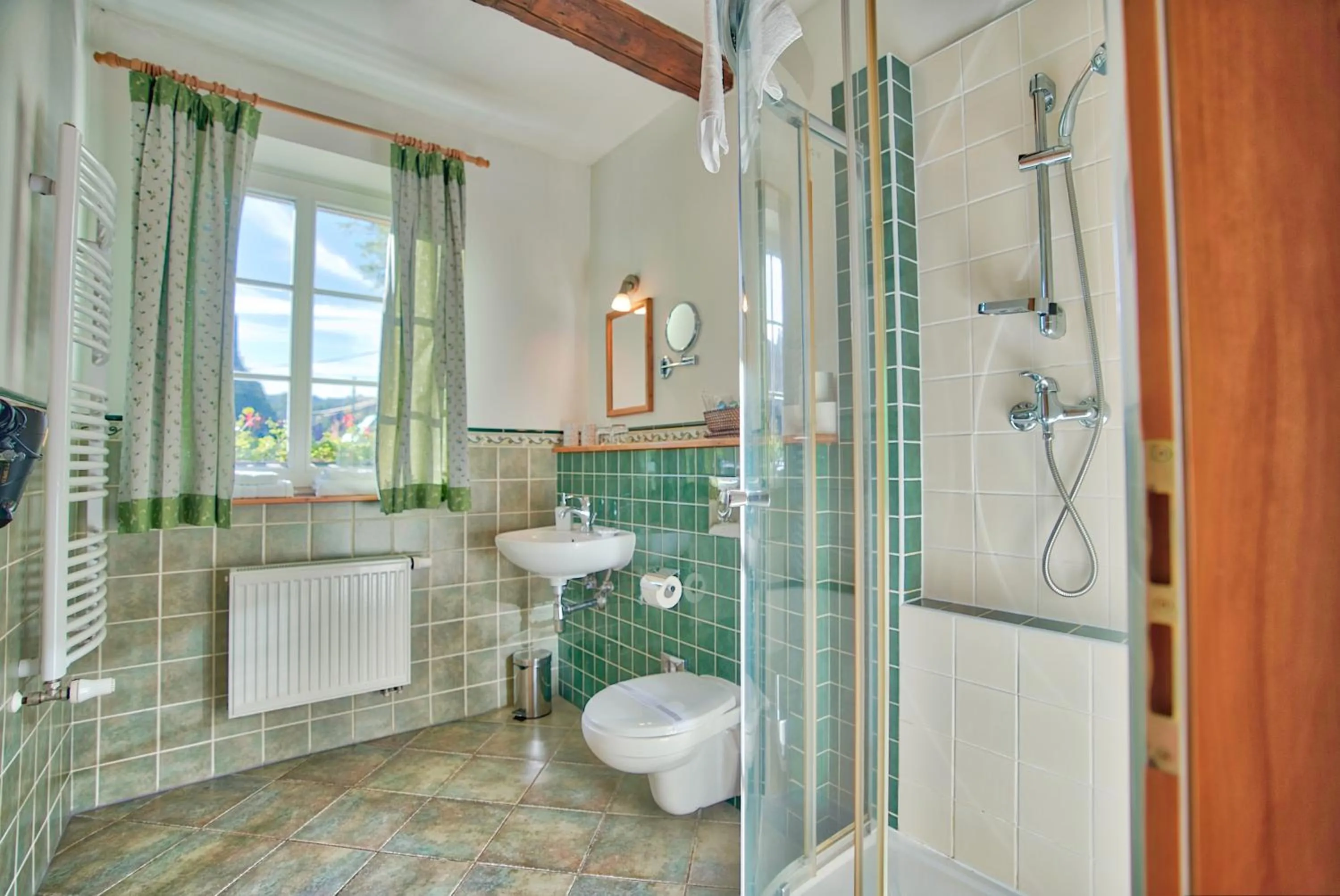 Shower in Apartmán-Hotel Jítravský Dvorec
