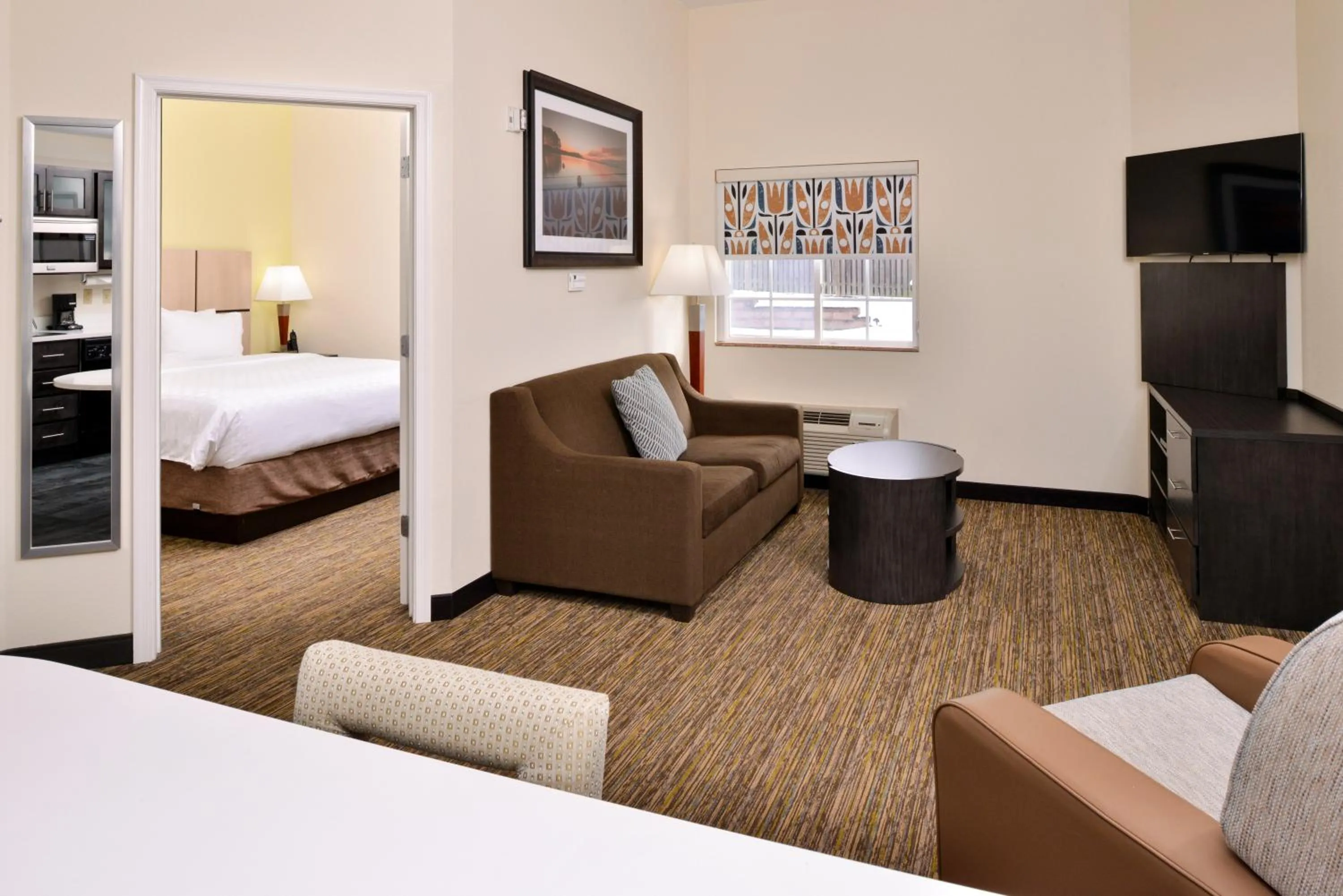 Photo of the whole room, Bed in Candlewood Suites Winchester by IHG