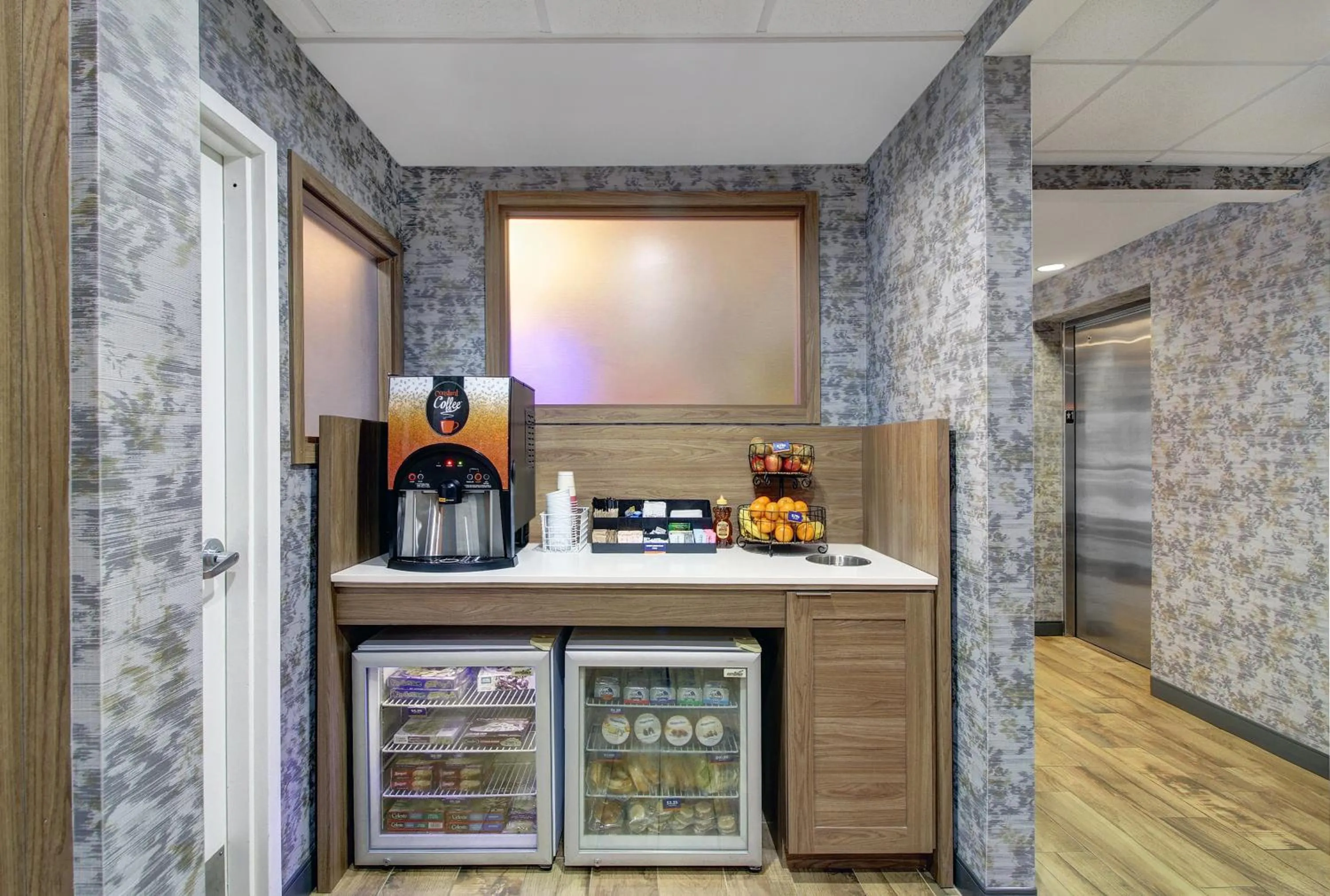 Breakfast in Candlewood Suites Winchester by IHG