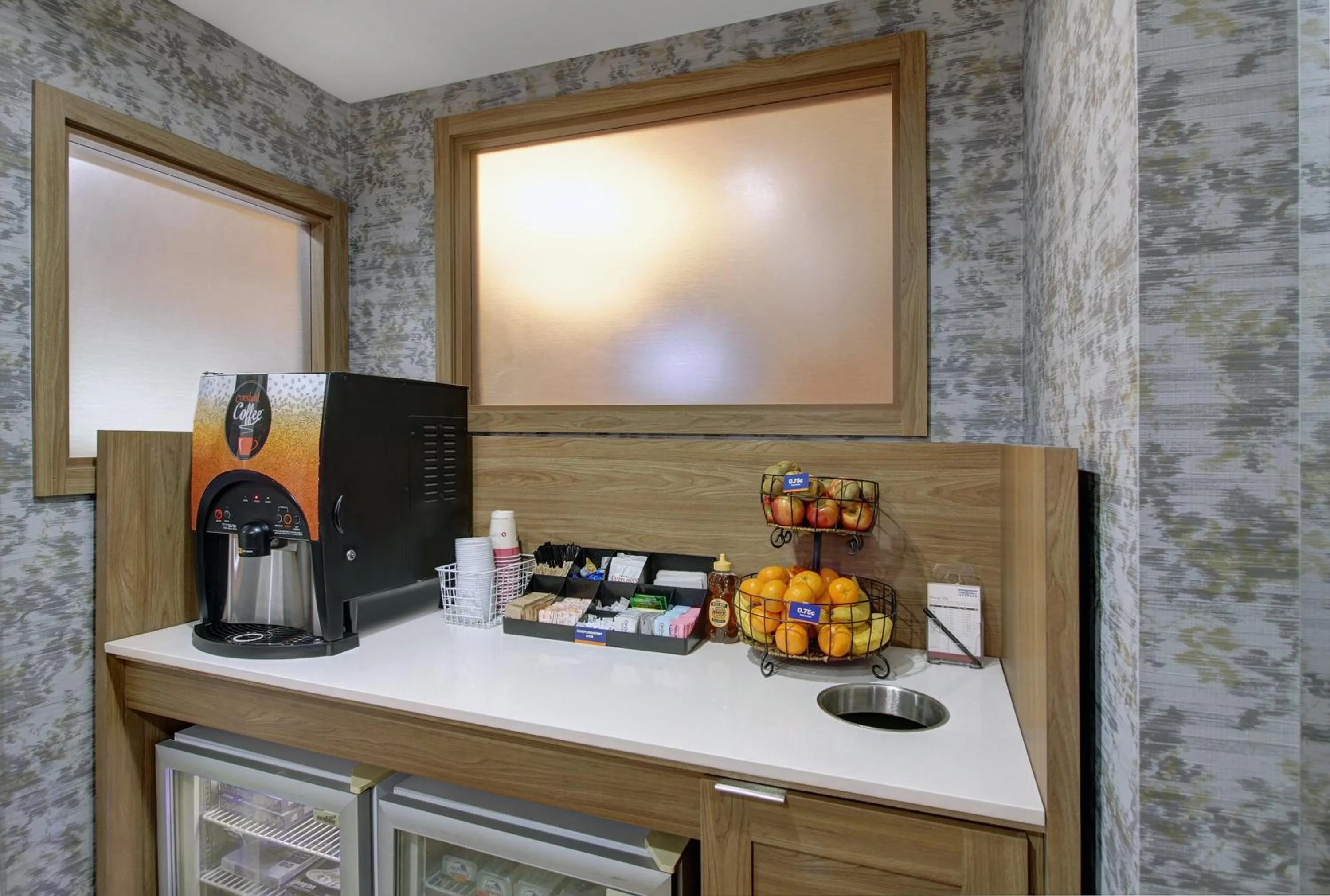 Breakfast in Candlewood Suites Winchester by IHG