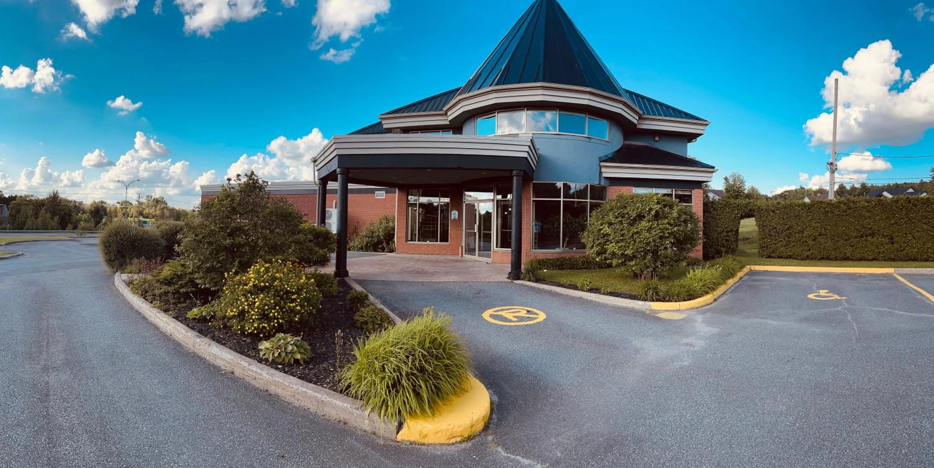 Property building in Hôtel Val-des-Sources