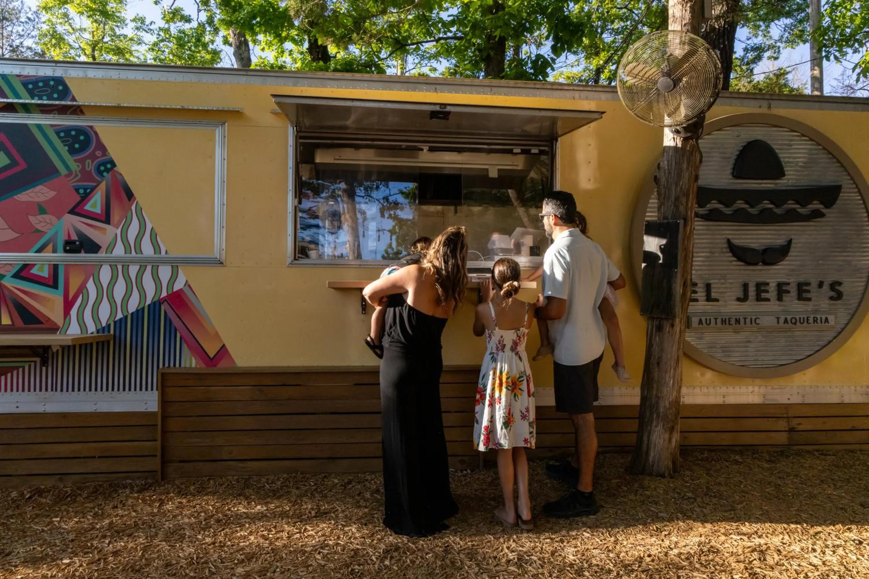 Restaurant/places to eat in Still Waters Resort