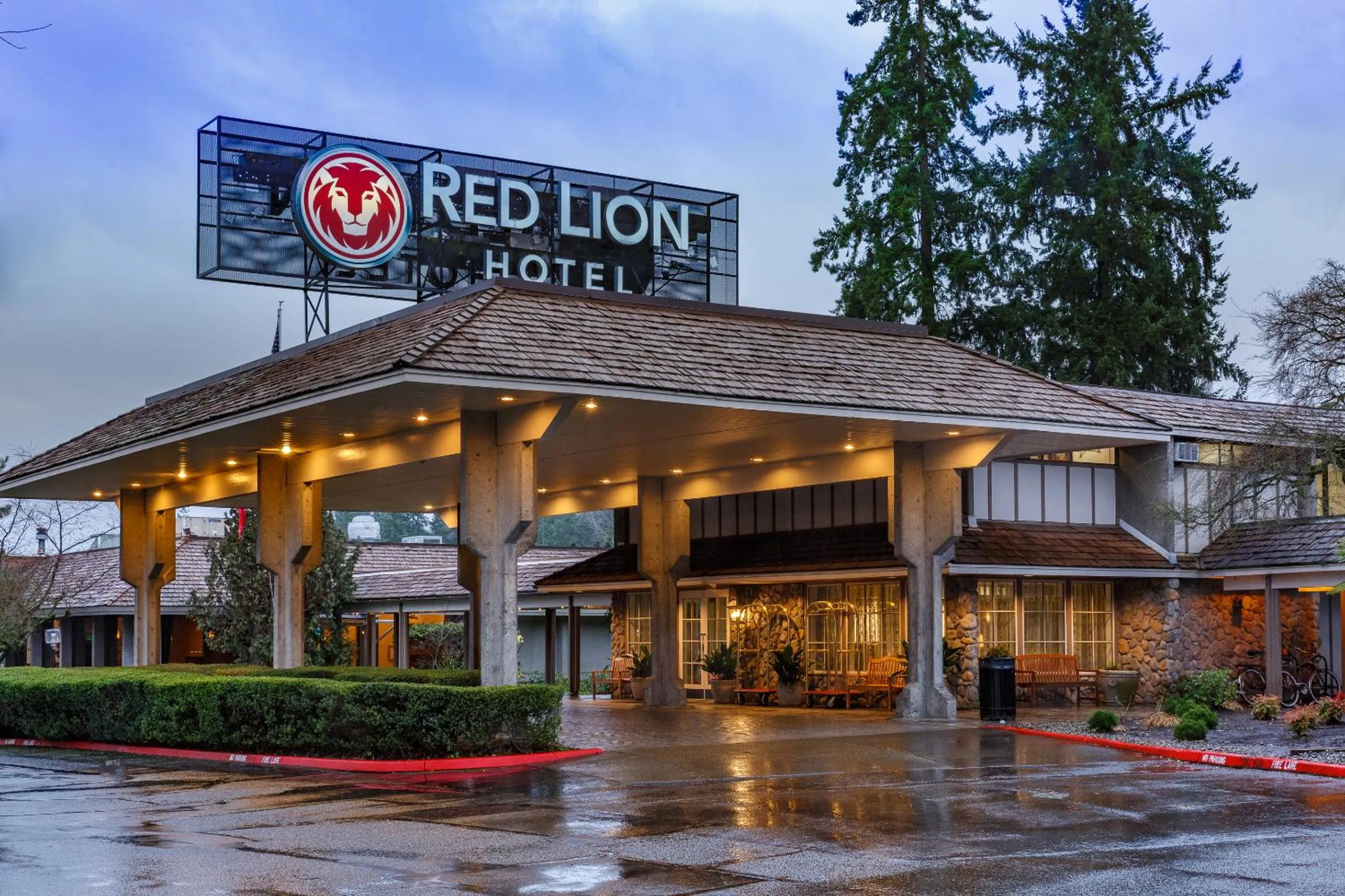 Property building in Red Lion Hotel Bellevue