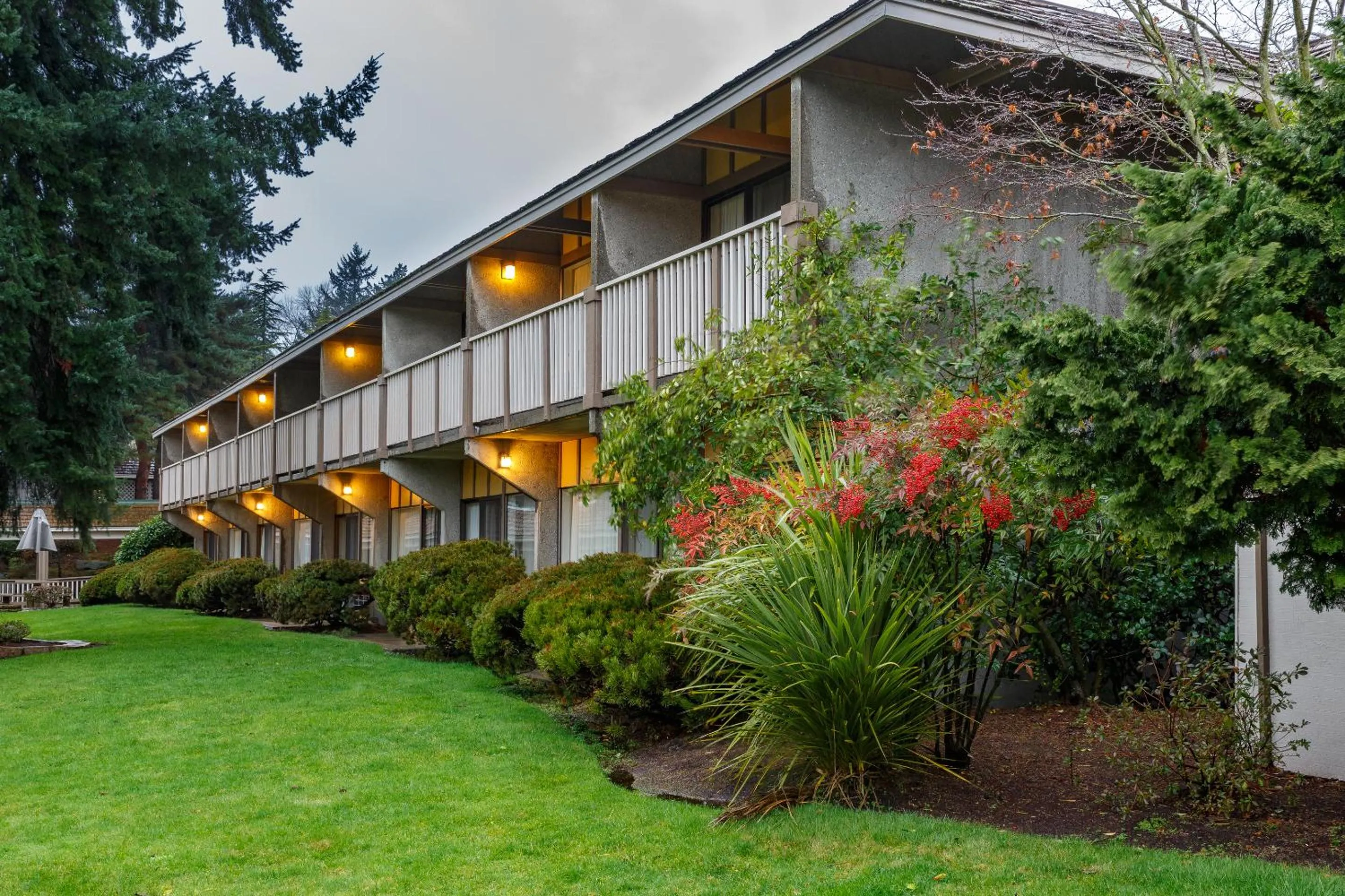 Property building in Red Lion Hotel Bellevue