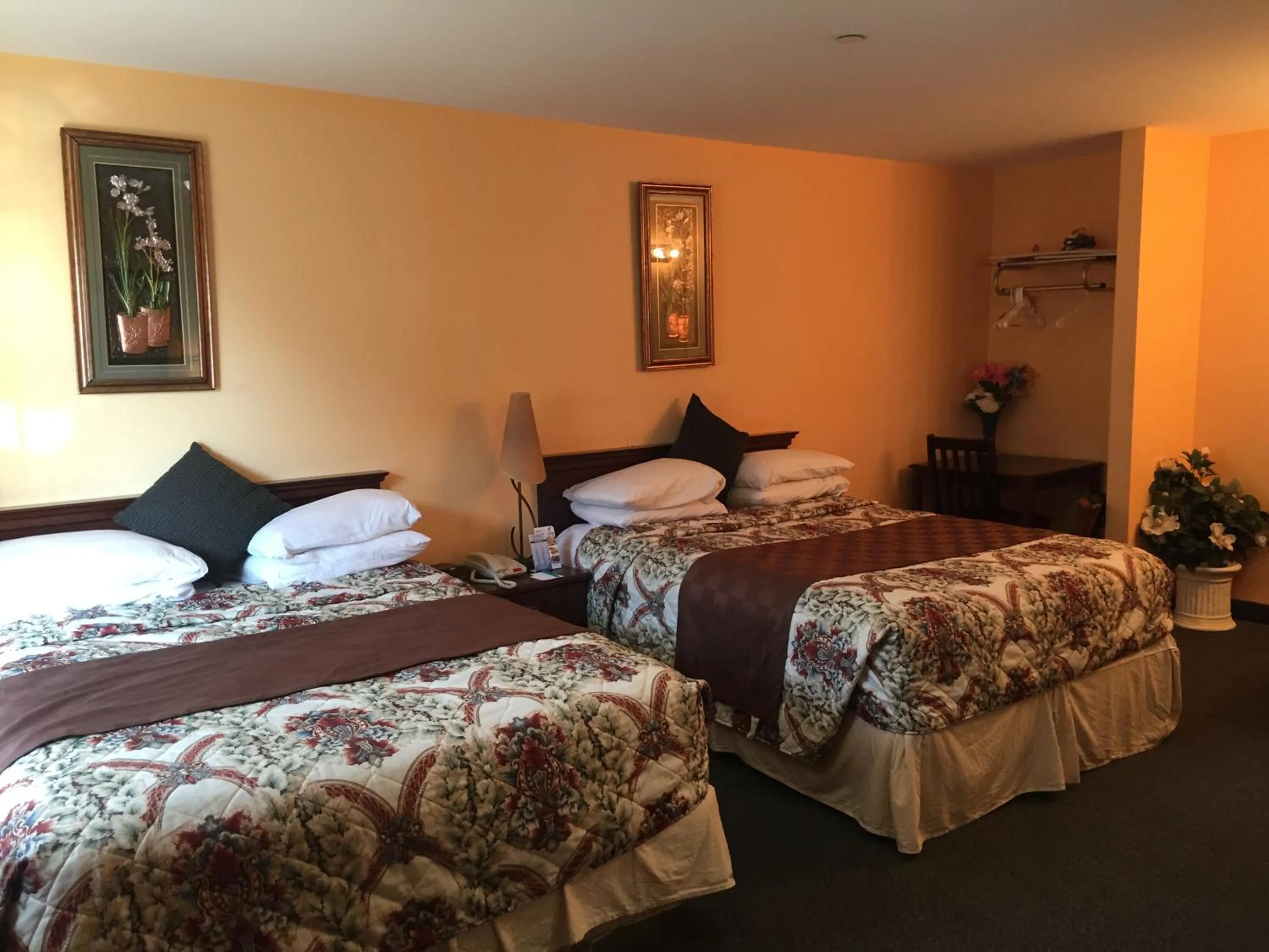 Bed in Relax Inn Galloway