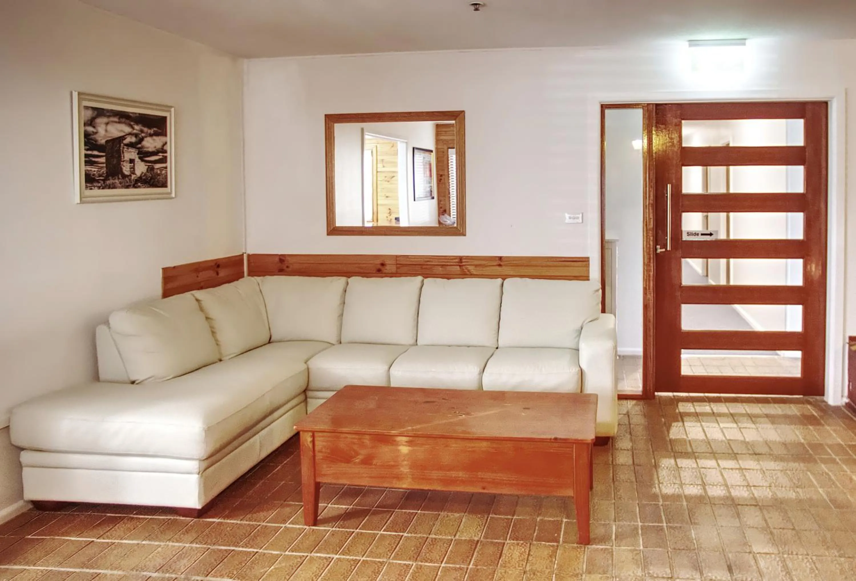 Living room in Selwyn Star Motel