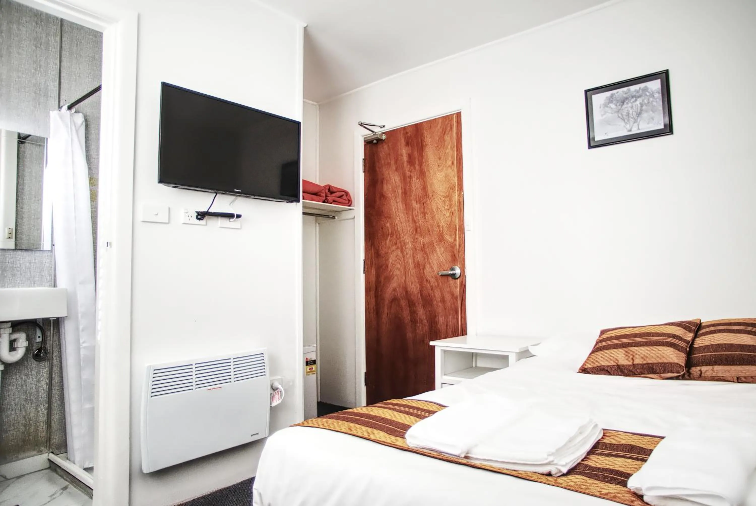 TV and multimedia, Bed in Selwyn Star Motel