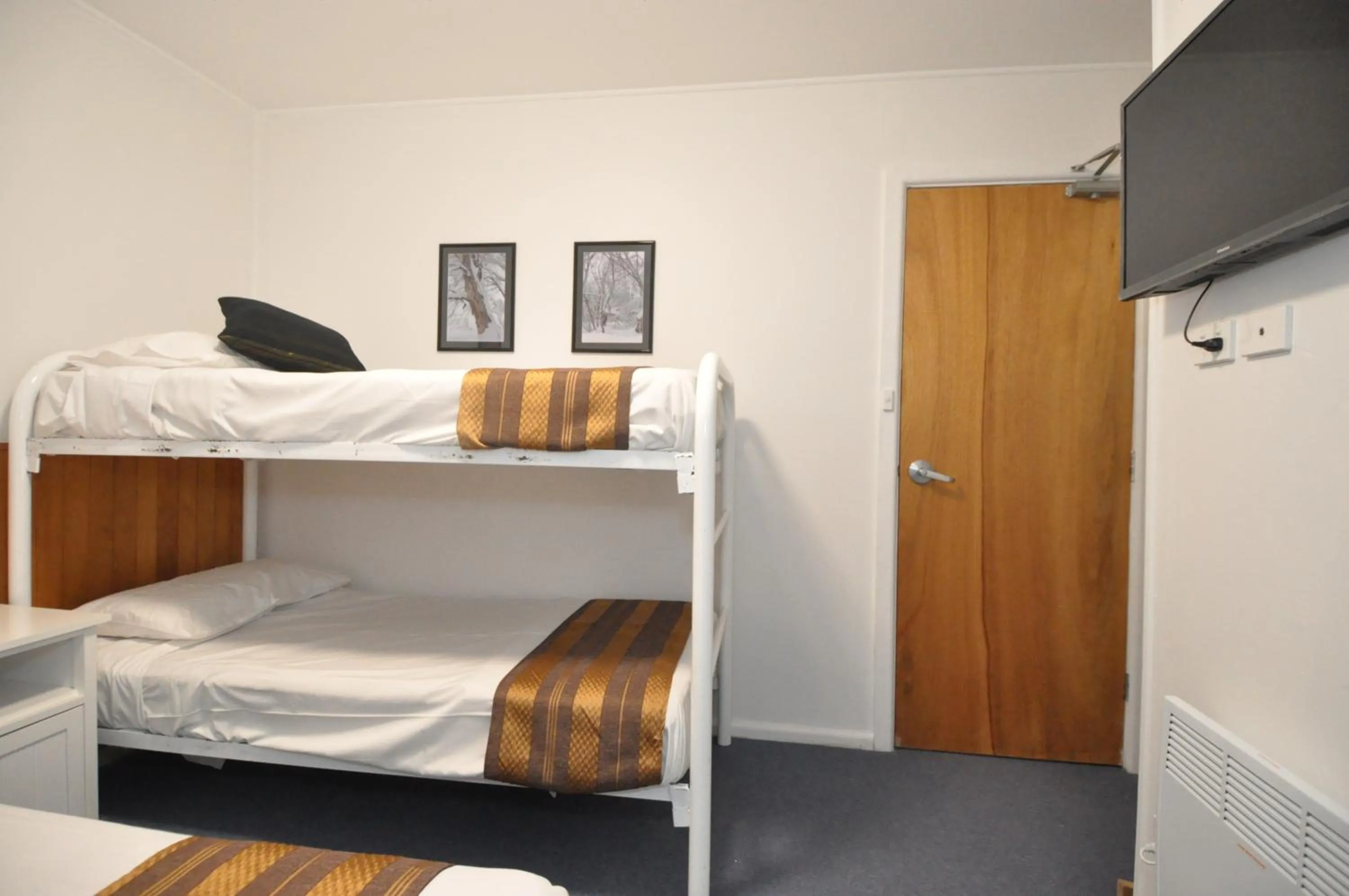 Bed in Selwyn Star Motel