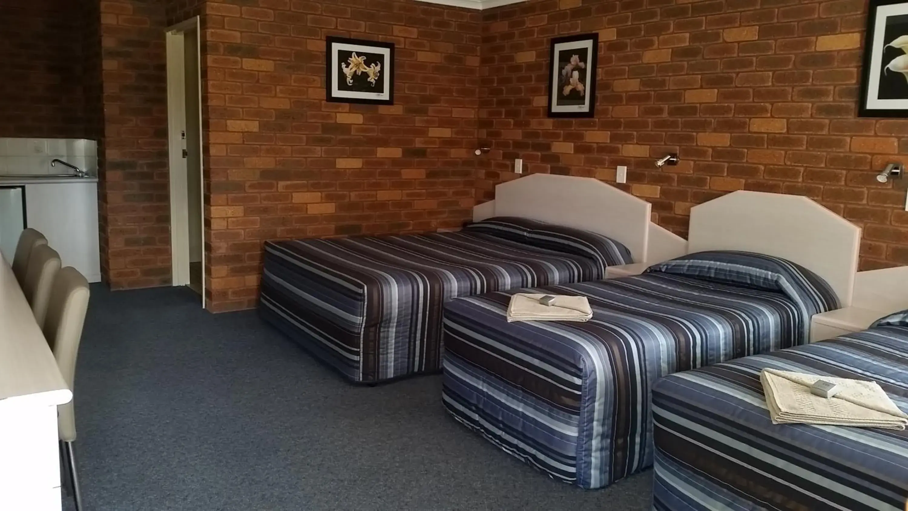 Standard Family Room - single occupancy in Yambil Inn Standard Family Room - single occupancy in Yambil Inn