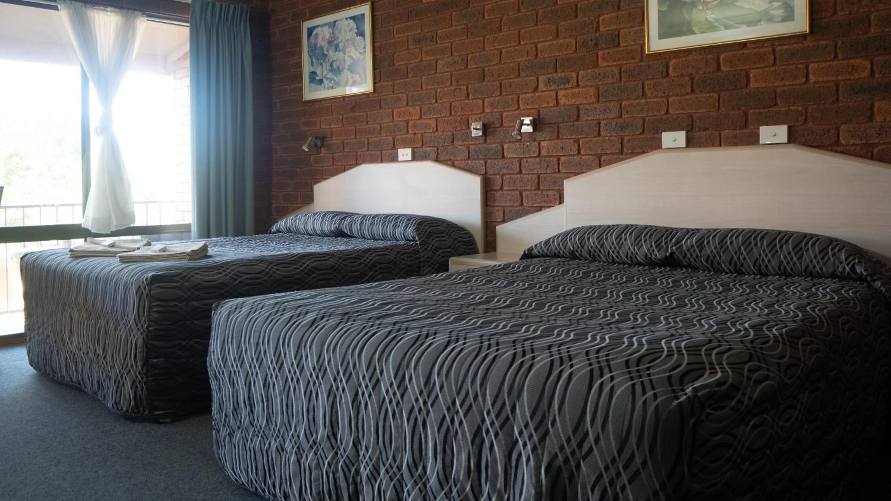 Bedroom, Bed in Yambil Inn