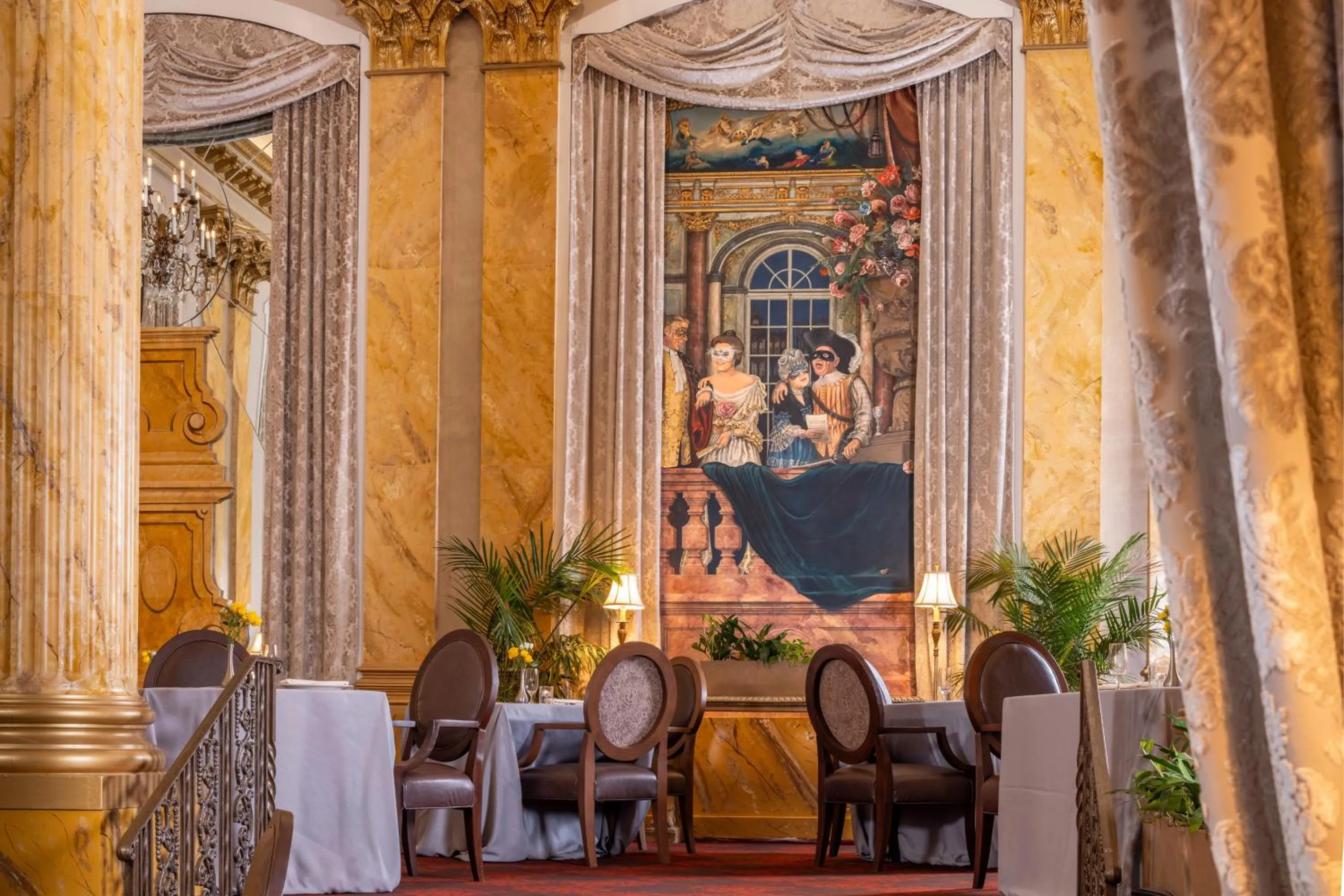 Restaurant/places to eat in Peabody Memphis