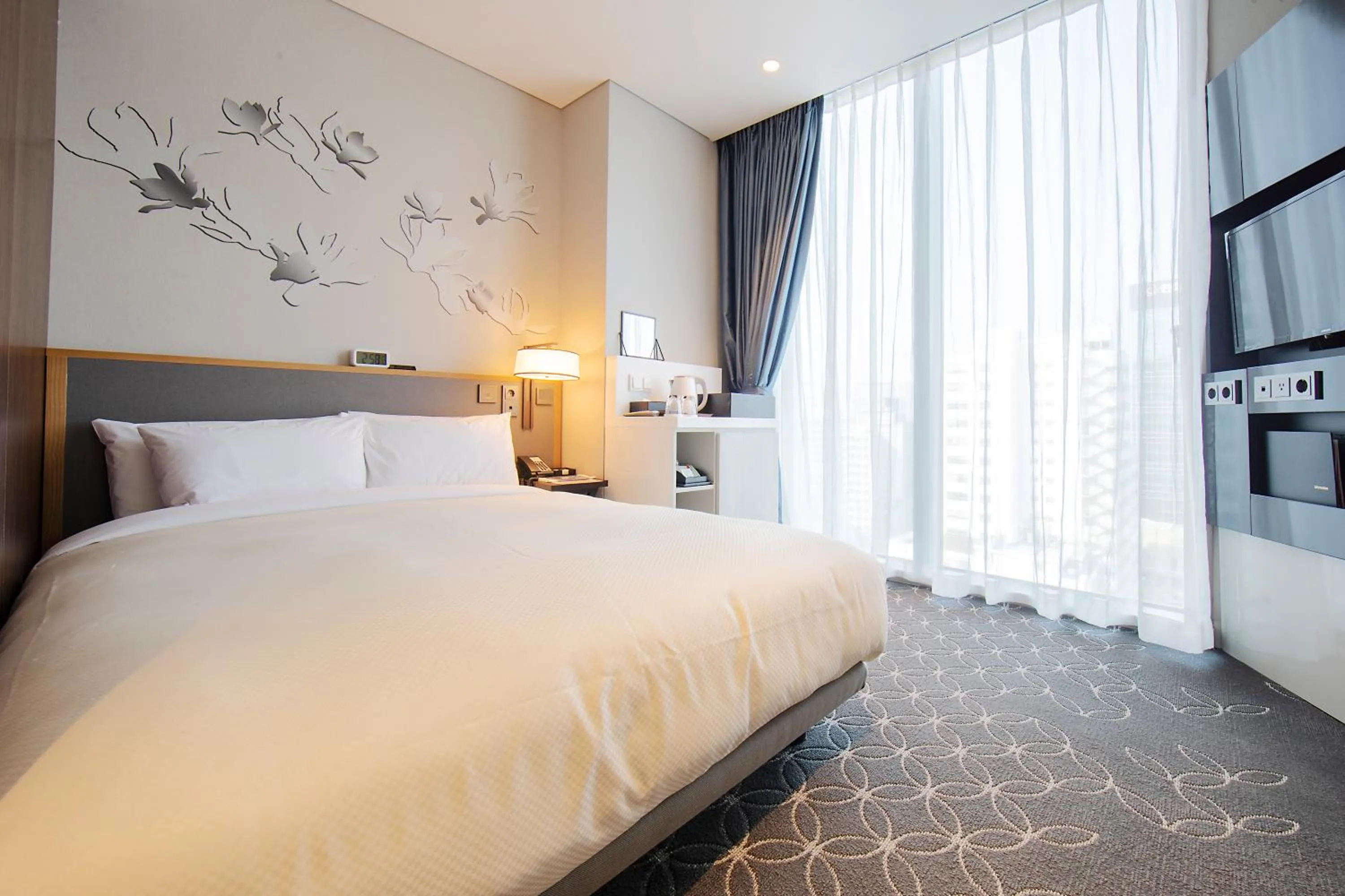 Bedroom, Bed in Hotel Gracery Seoul