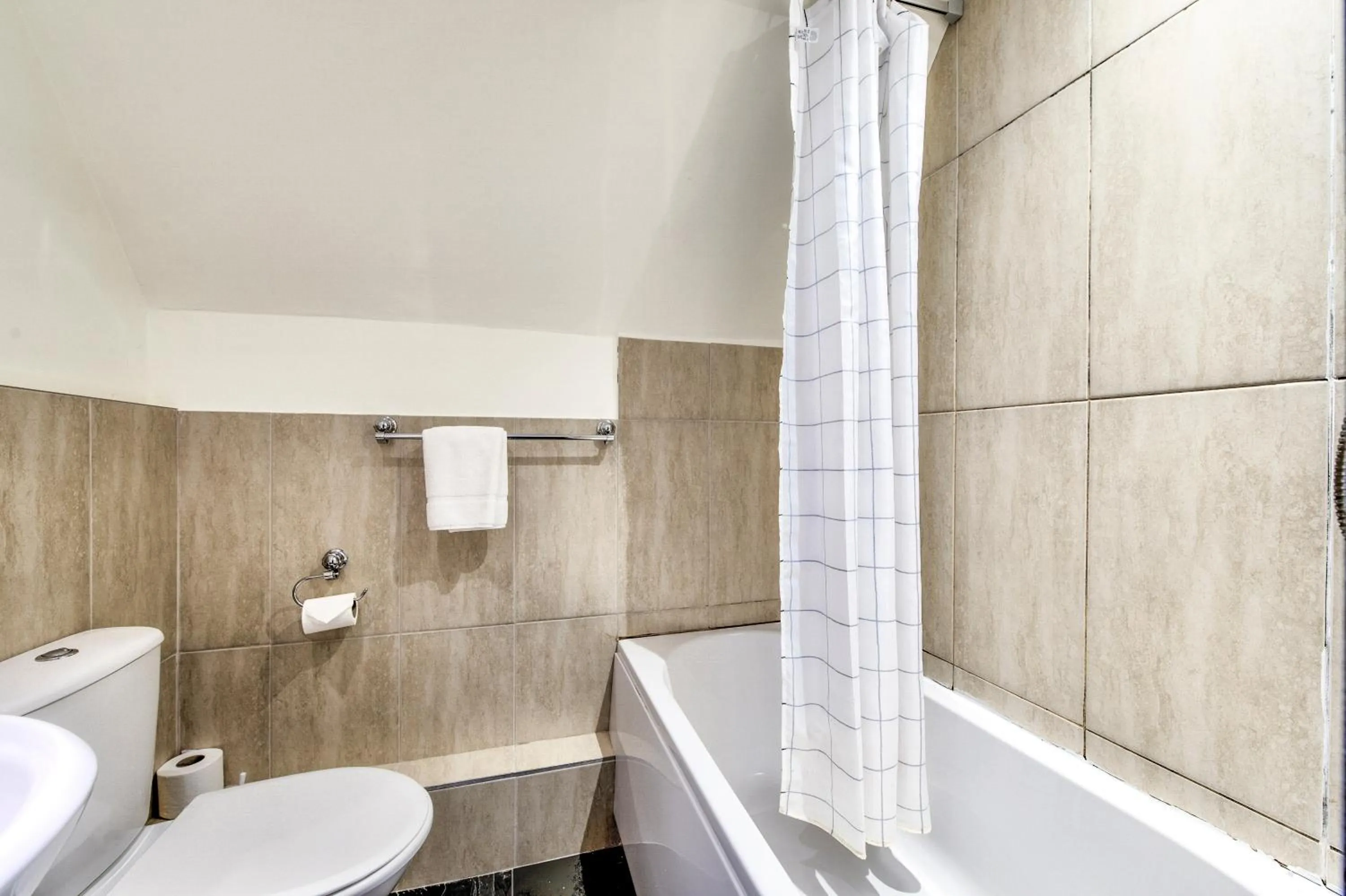 Toilet in The Morar Hotel