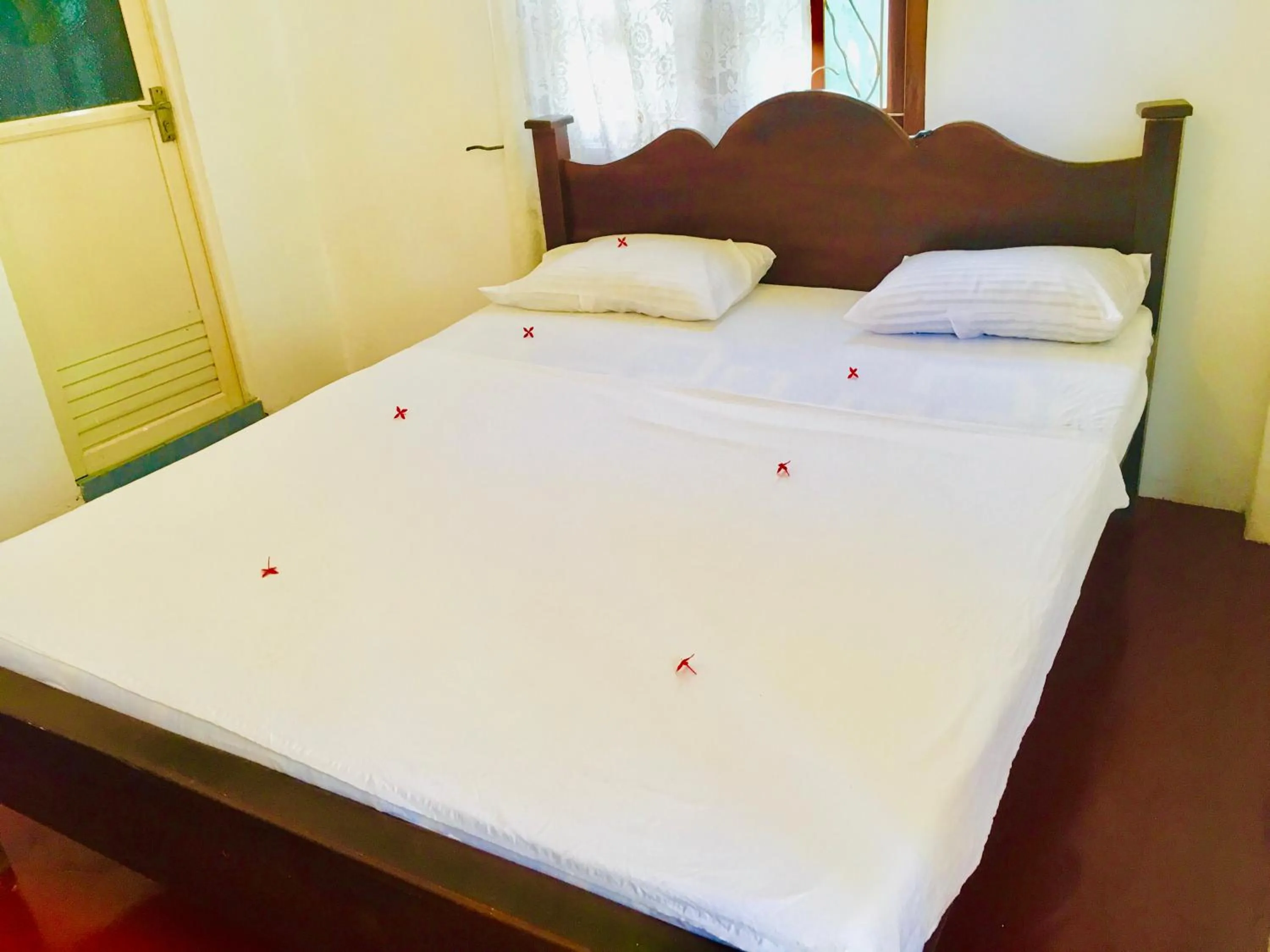 Deluxe Double Room with Balcony - single occupancy in Shashini Beach Resort