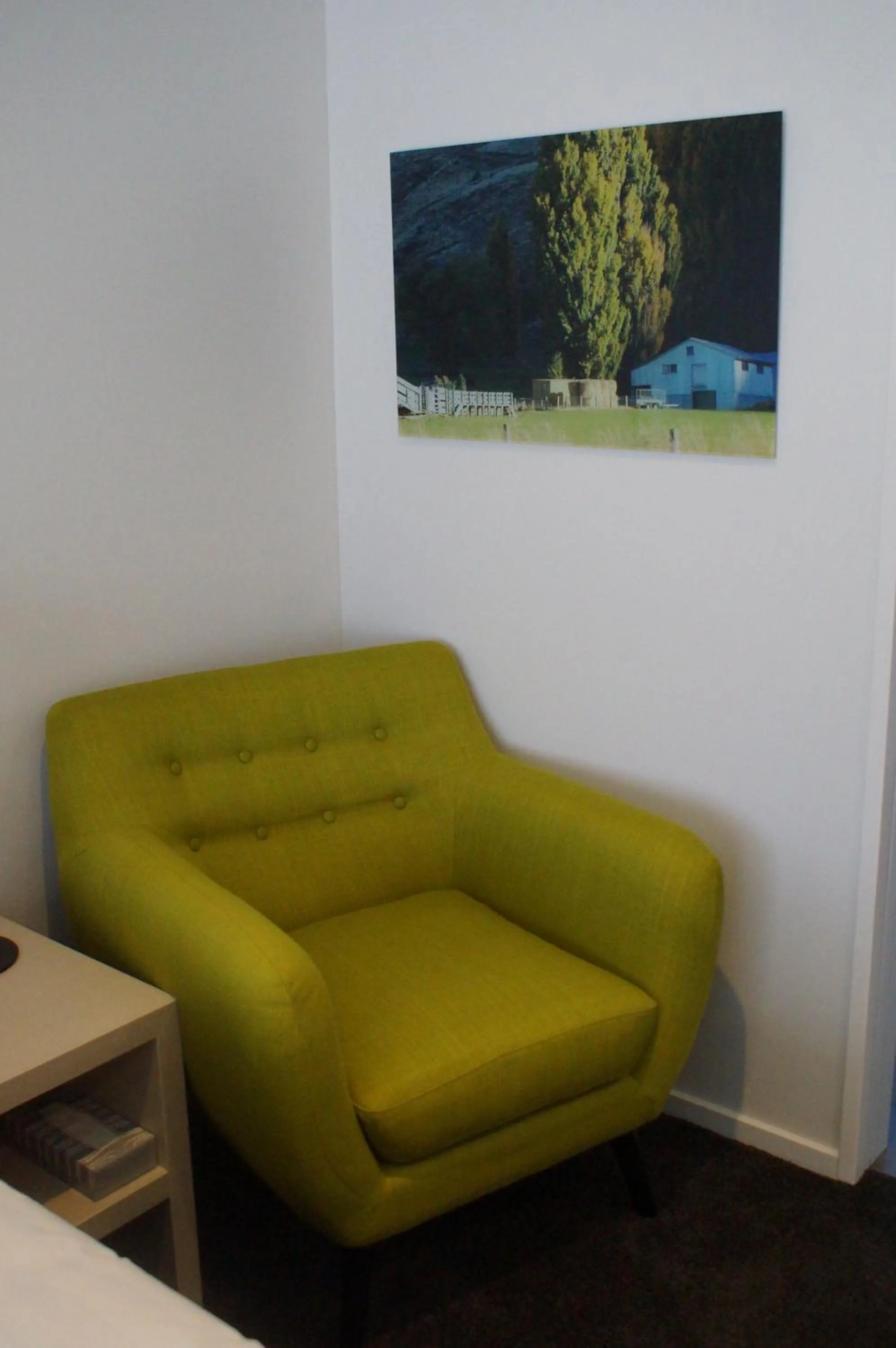 Seating area in Taylors Motel