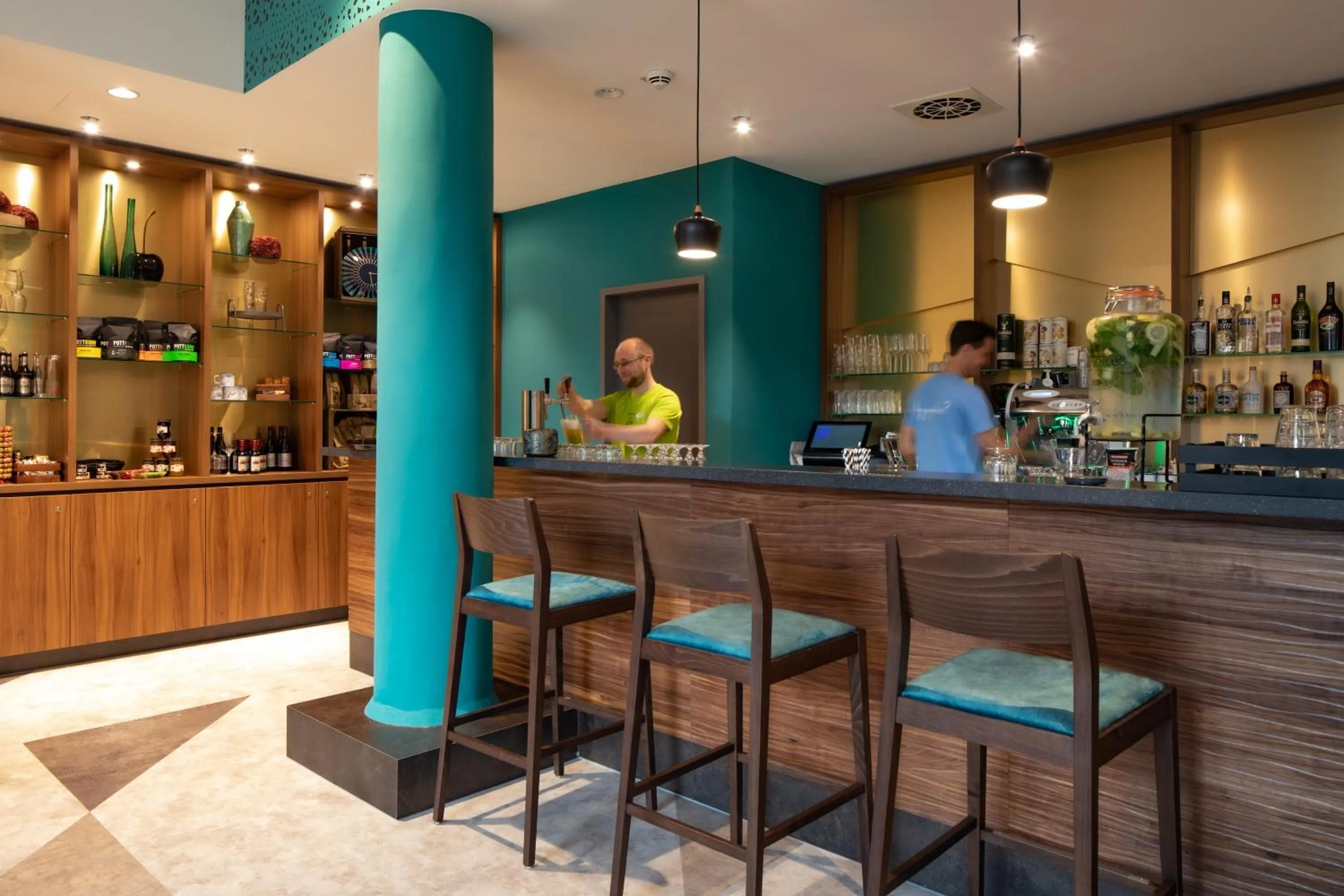 Lounge or bar in Holiday Inn - the niu, Rig Lübeck by IHG