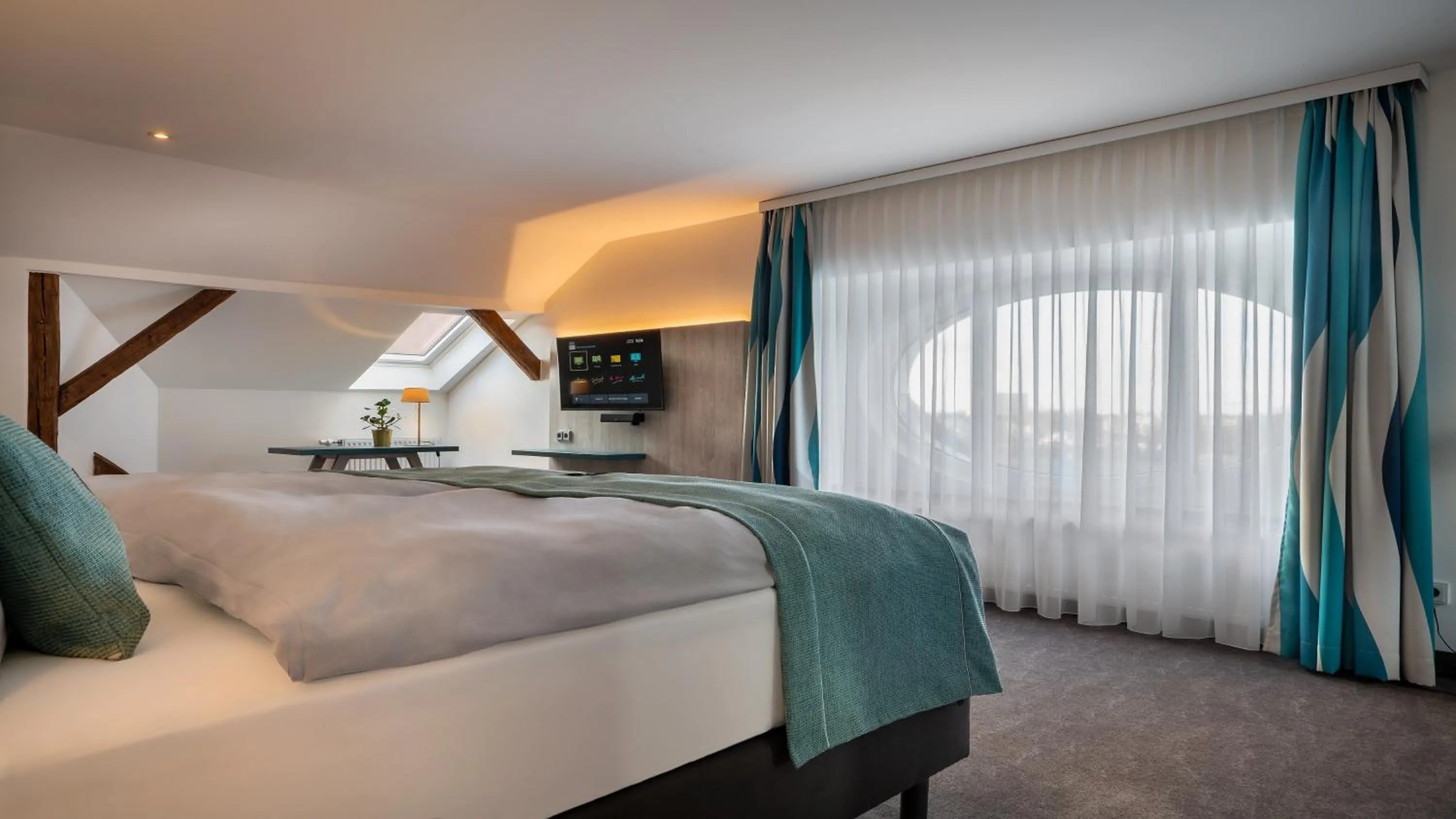 Photo of the whole room, Bed in Holiday Inn - the niu, Rig Lübeck by IHG